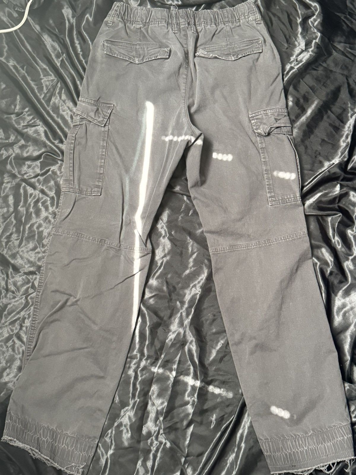 H&M Black Faded Cargo Pants Size US 30 / EU 46 - 2 Thumbnail