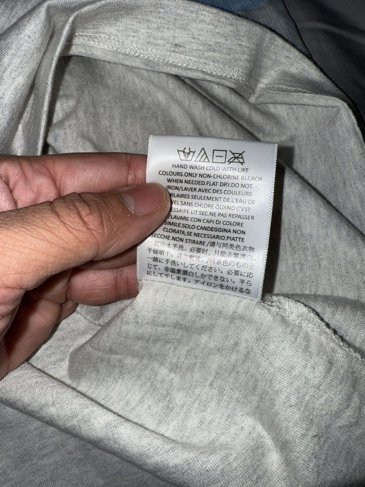 Essentials Fear of God Essentials T-Shirt Light Oatmeal SS22 size XL Size US XL / EU 56 / 4 - 9 Thumbnail
