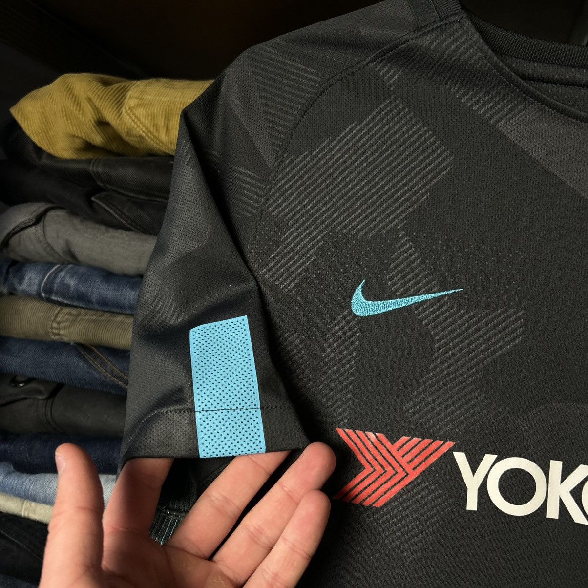 Nike Nike FC Chelsea 2017 Courtois player 17 home soccer jersey Size US S / EU 44-46 / 1 - 4 Thumbnail