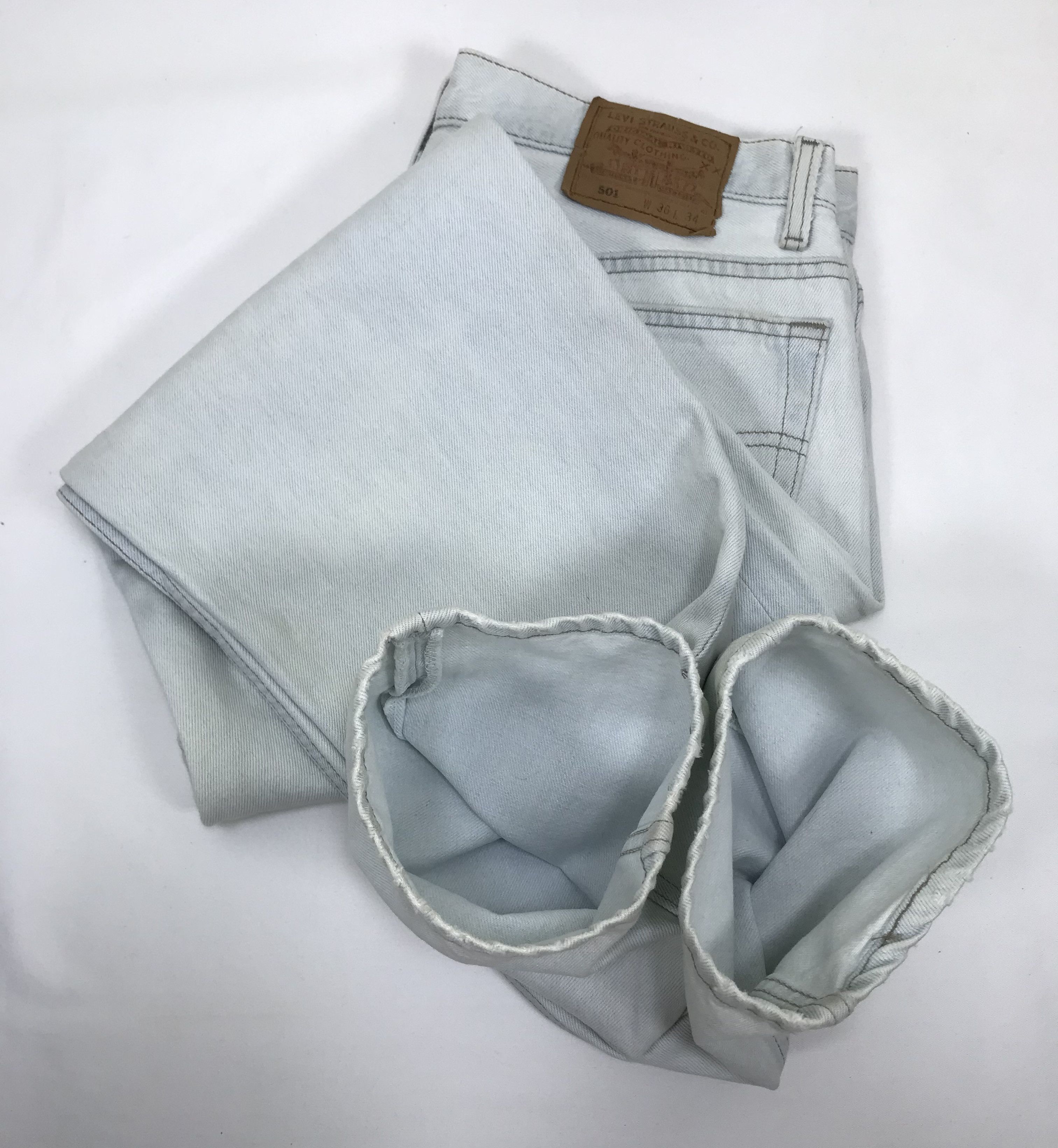 Levi's Vintage 90s Levi's 501 Light Wash Jeans Size US 34 / EU 50 - 12 Thumbnail