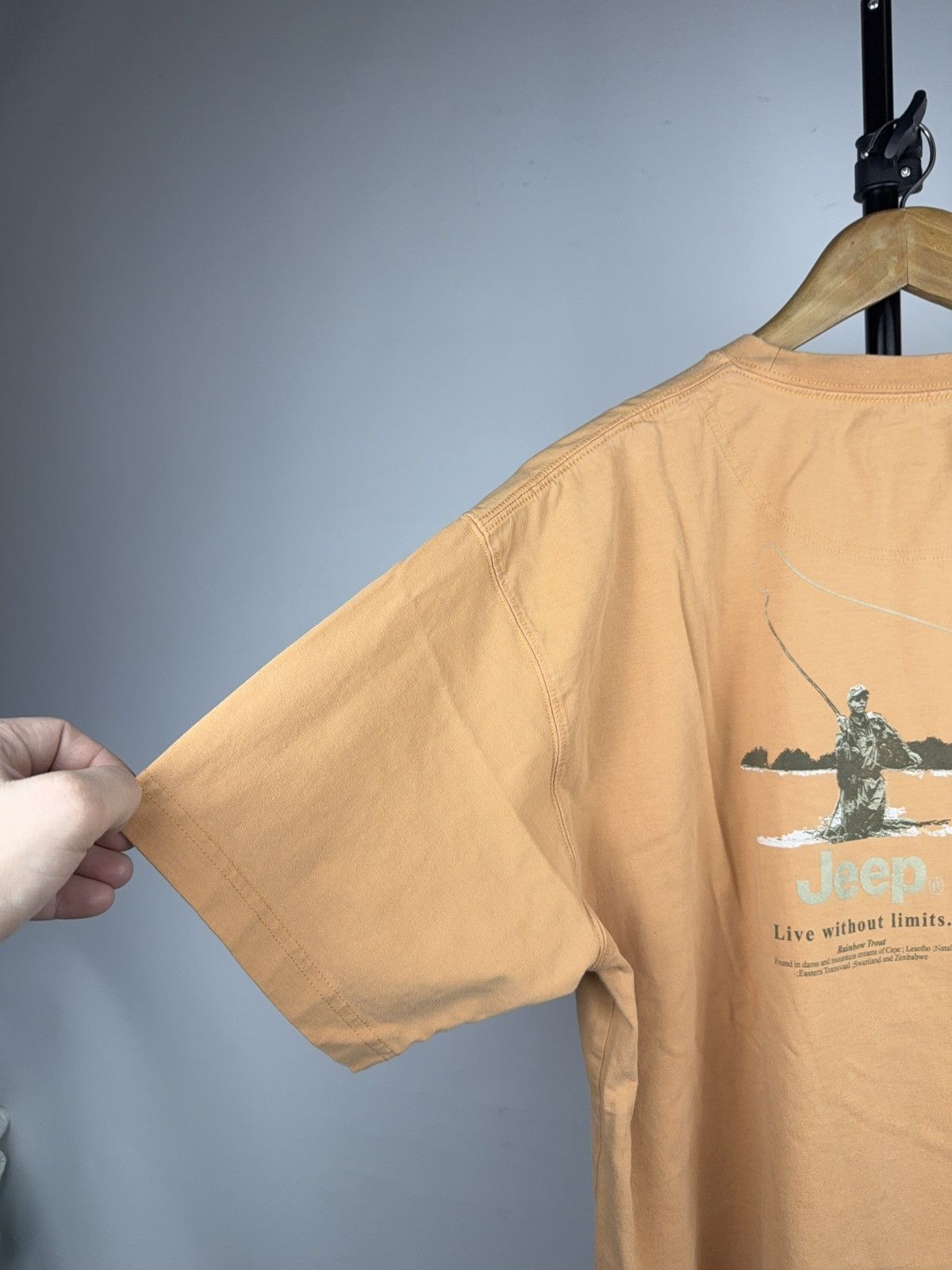 Jeep Vintage 2005 Jeep “Live Without Limits” Graphic T-Shirt L sz Size US L / EU 52-54 / 3 - 16 Thumbnail