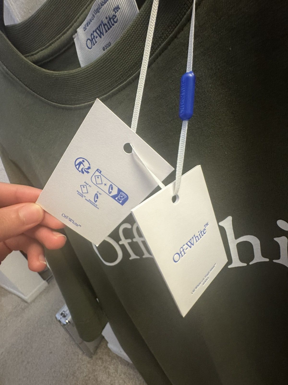 Off-White OFF WHITE BIG BOOKISH TEE ( FITS A SMALL) Size US XS / EU 42 / 0 - 4 Thumbnail