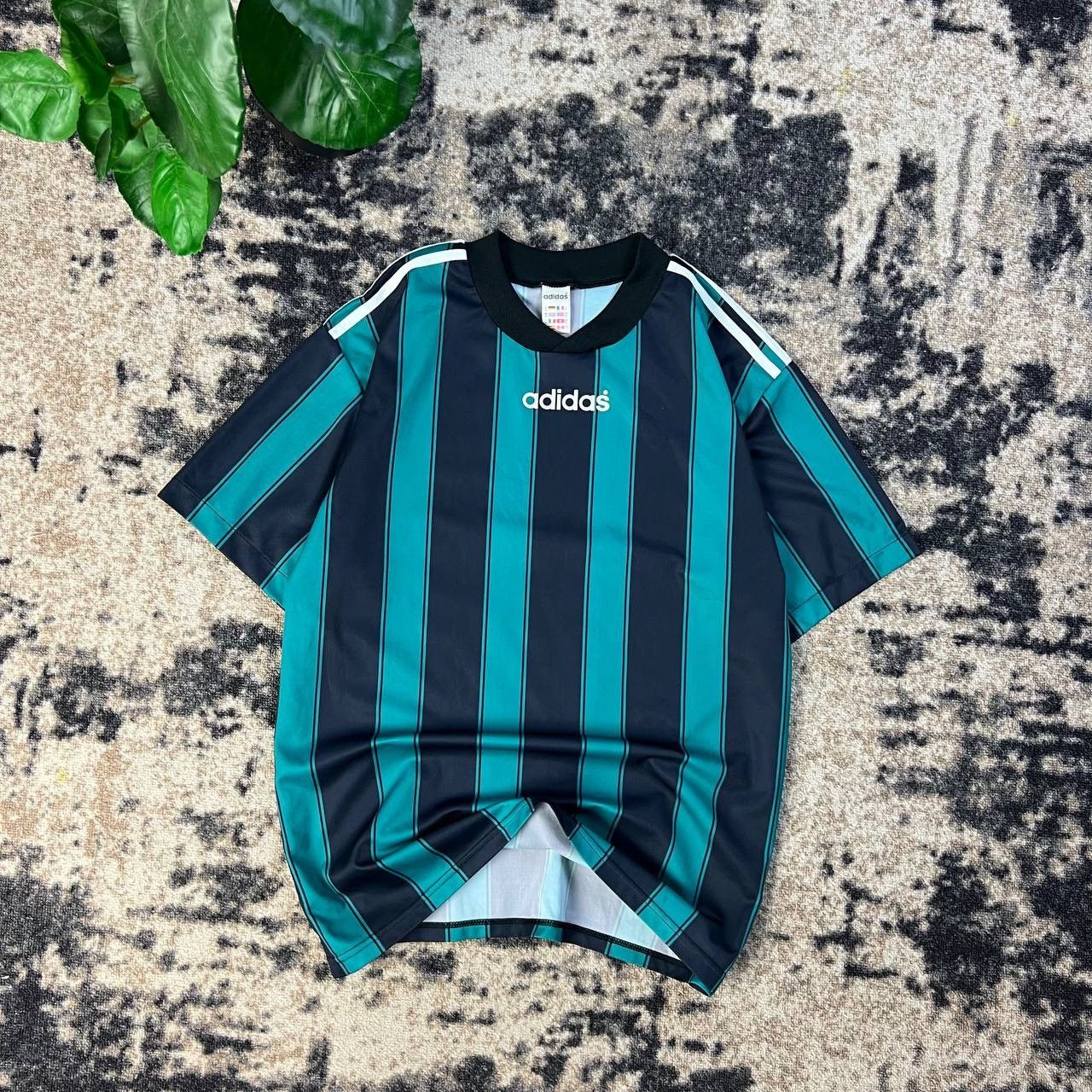 Adidas Adidas Vintage Y2K Center Logo Striped Jersey T-Shirt Size US XL / EU 56 / 4 - 1 Thumbnail