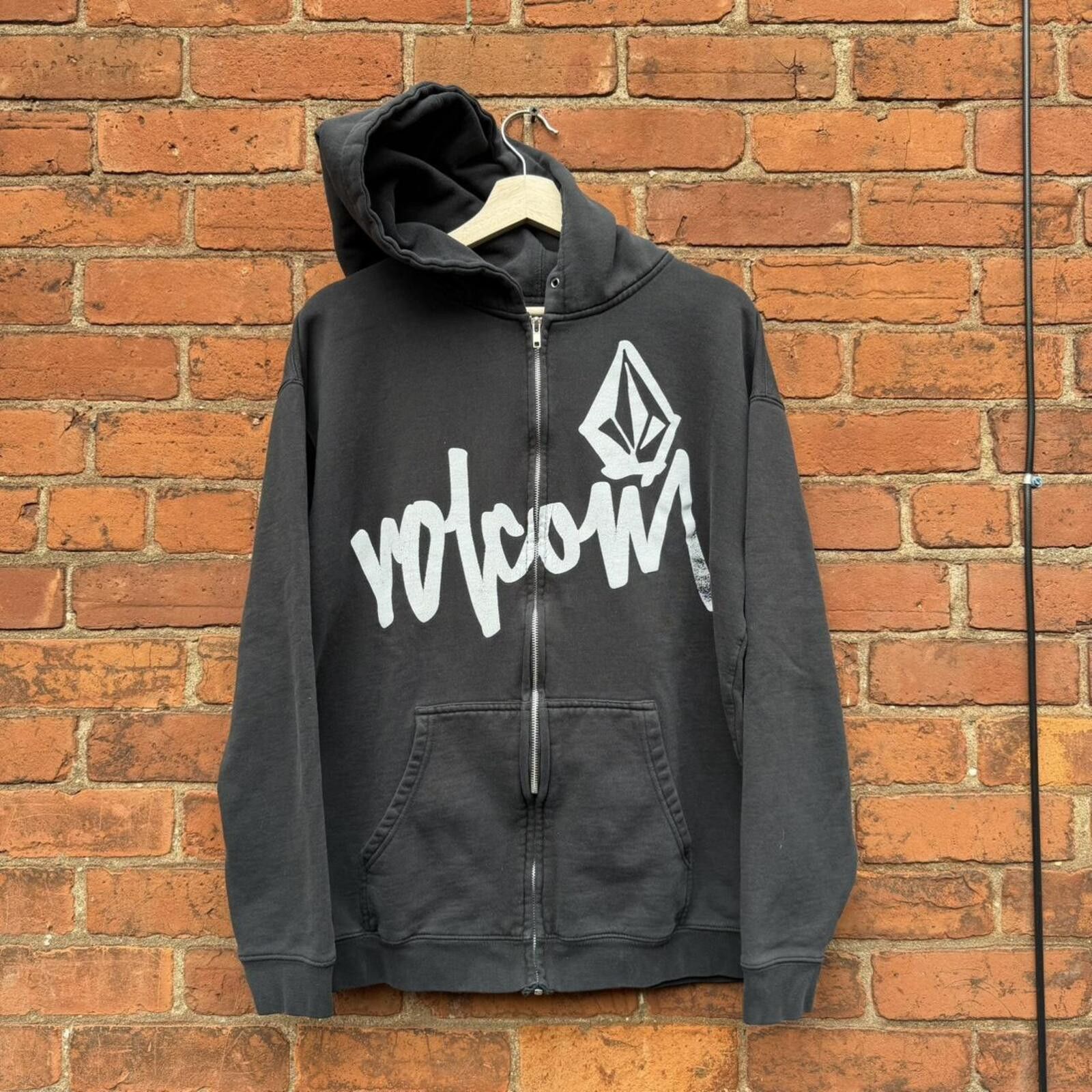Volcom Vintage volcom zip up hoodie 00s L Size US L / EU 52-54 / 3 - 1 Thumbnail