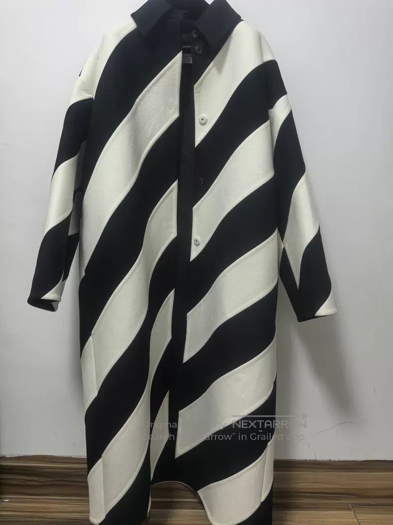 Valentino Valentino Twill stripe printed coat Size XS / US 0-2 / IT 36-38 - 5 Thumbnail