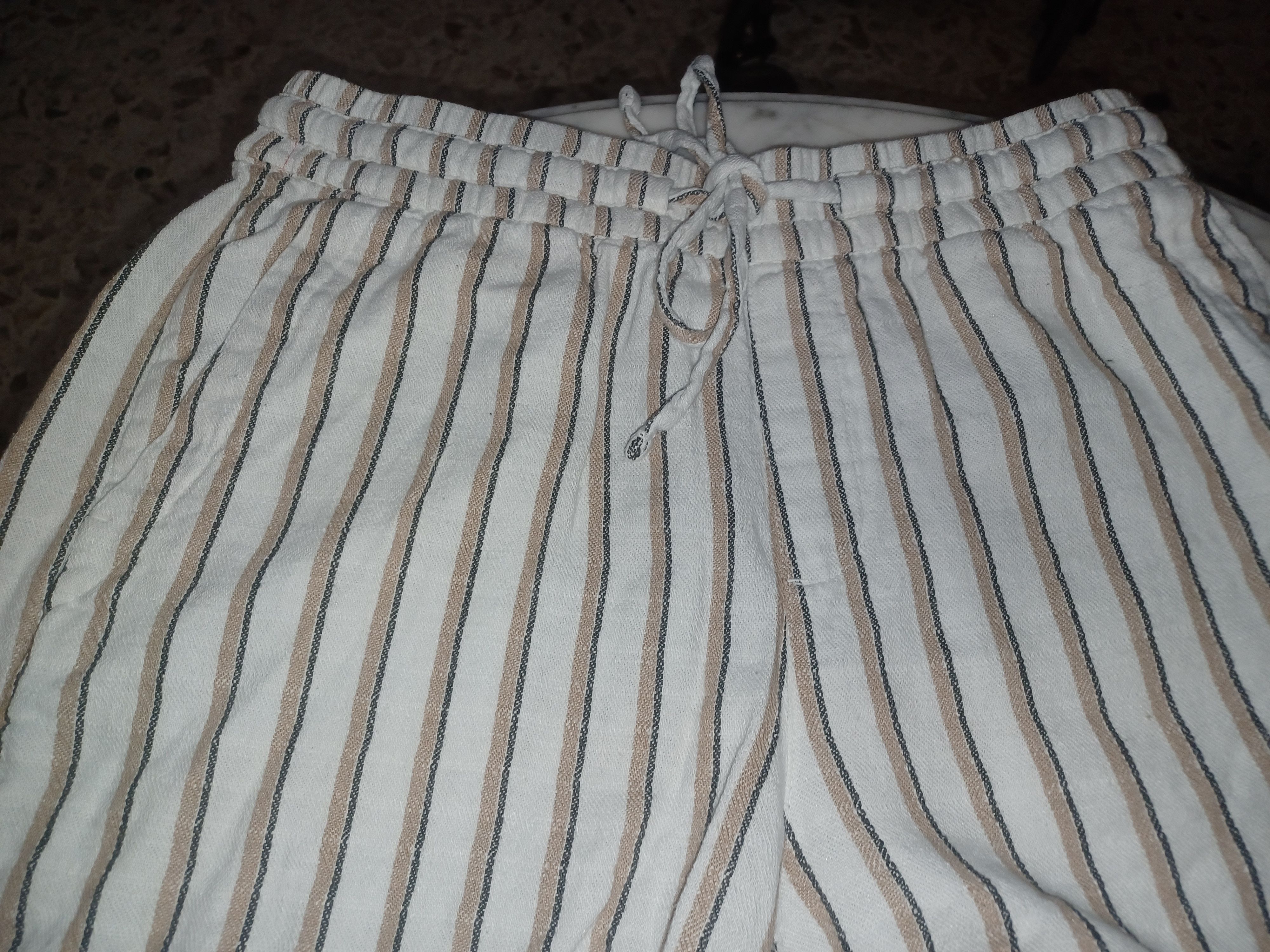 Old Navy Old Navy Women's Shorts 55% Linen XS Tan & White Stripes Size 30" / US 8 / IT 44 - 2 Thumbnail