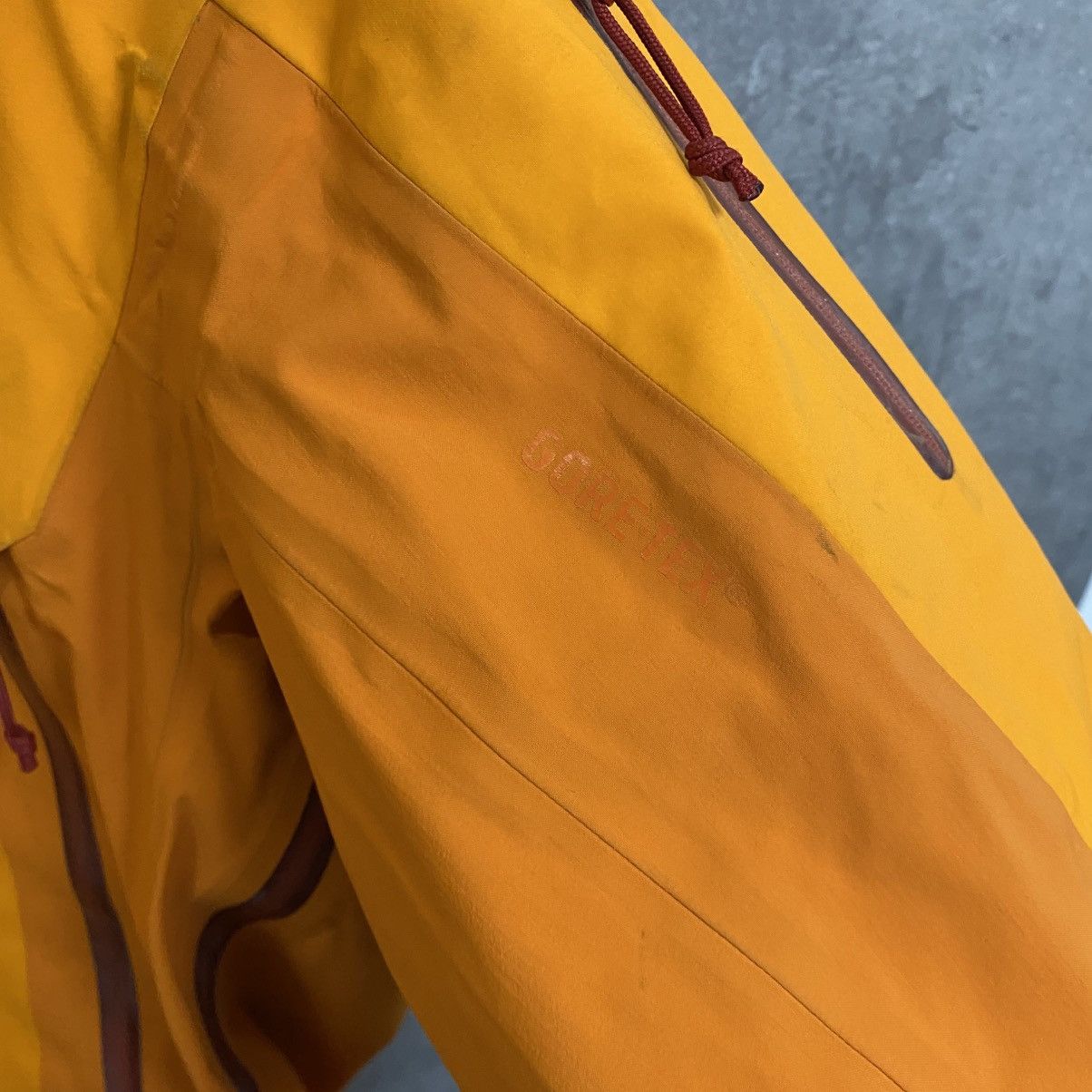 Arc'teryx Men's Arcteryx Beta Gore-Tex Jacket Recco Gorpcore Size US L / EU 52-54 / 3 - 7 Thumbnail