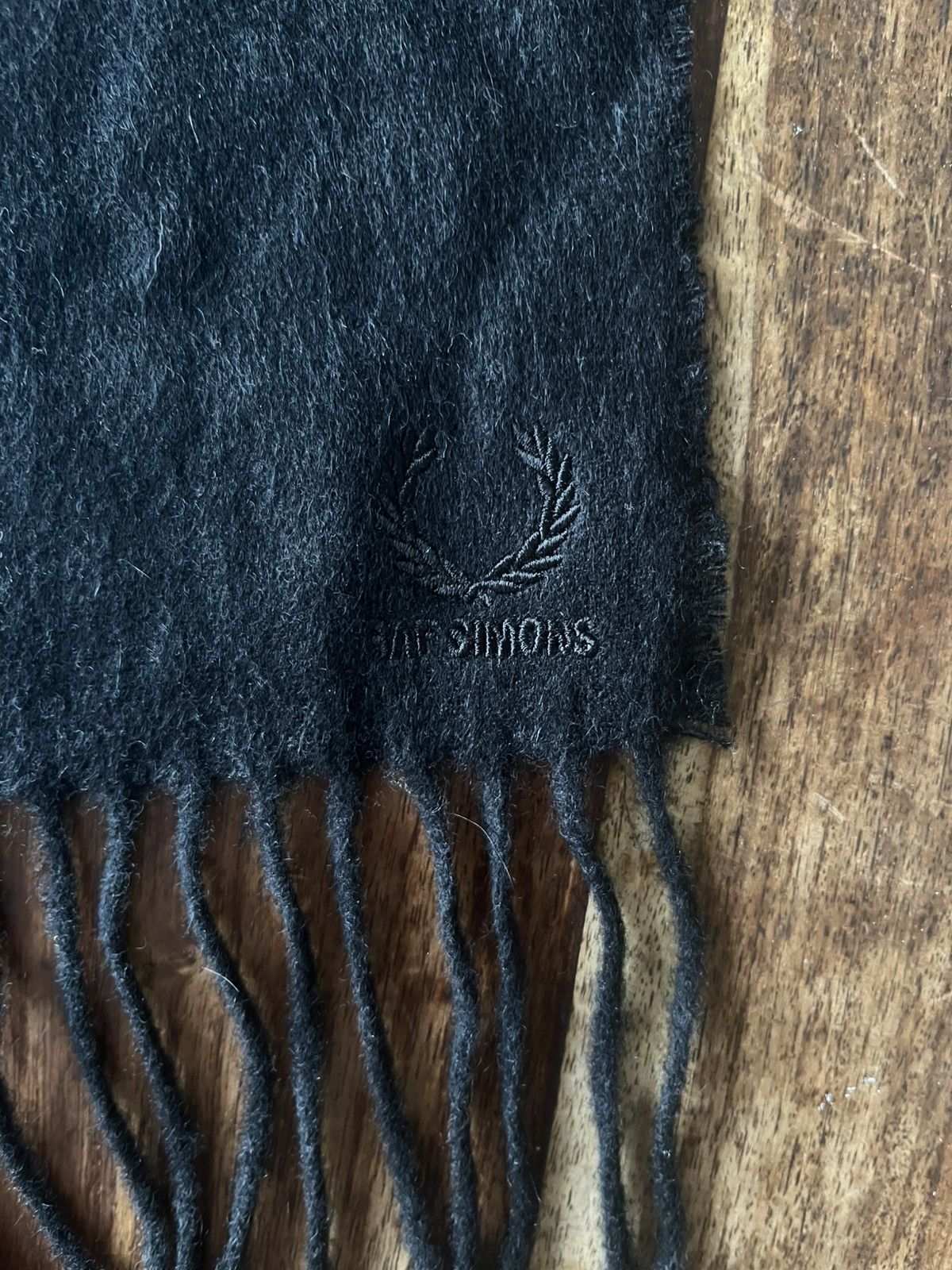 Fred Perry × Raf Simons AW2020 Raf Simons x Fred Perry Patches Scarf Cashmere Wool Size ONE SIZE - 8 Thumbnail