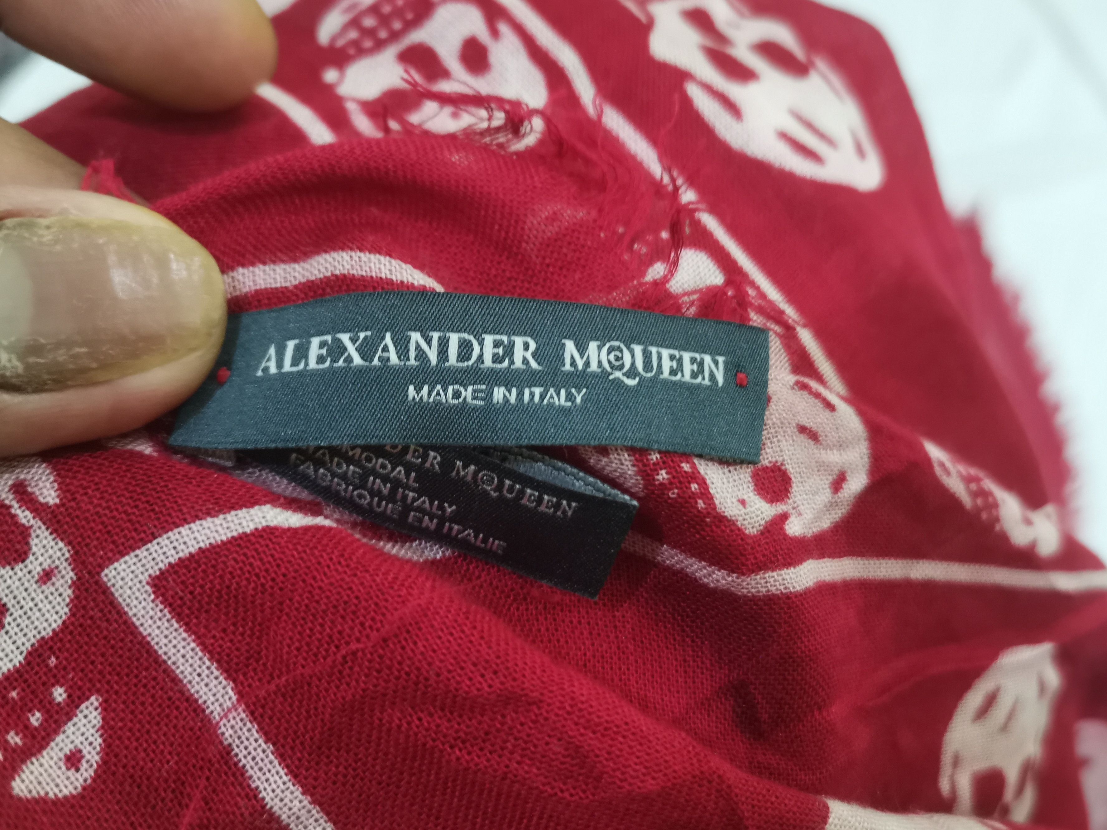 Alexander McQueen × Designer × Vintage Rare vintage Alexander Mc Queen scarves skull design Size ONE SIZE - 4 Thumbnail