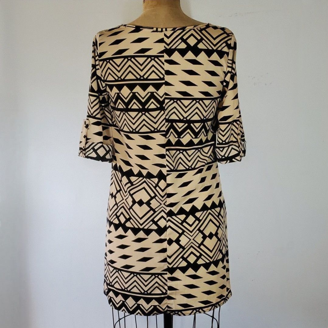 Other Charlotte Russe Size S Dress Mini Shift Rolled Elbow Sleeve Size S / US 4 / IT 40 - 4 Thumbnail