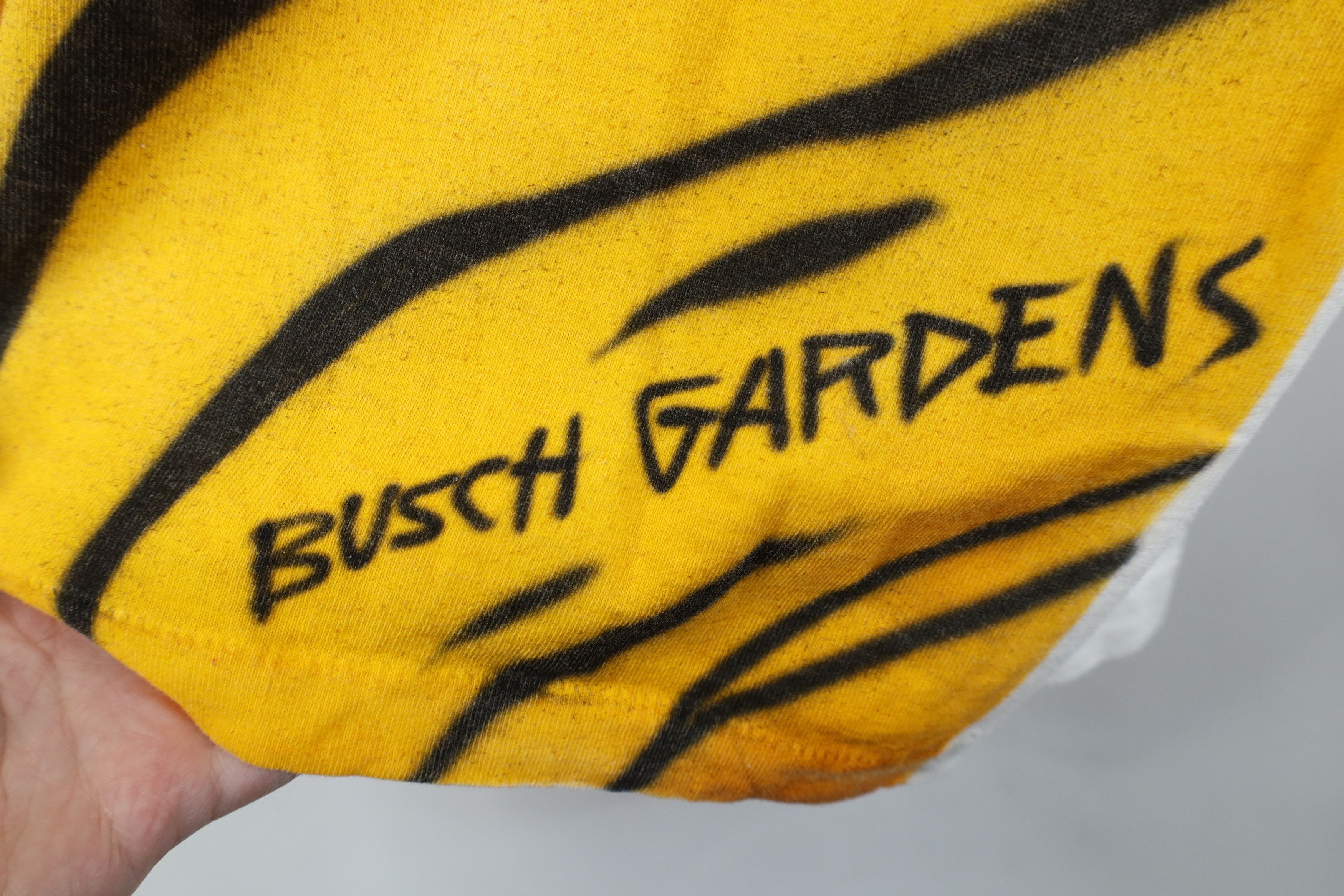 Vintage Vintage 90s Air Brushed Tiger Busch Gardens Tank Top T-Shirt Size US L / EU 52-54 / 3 - 4 Thumbnail