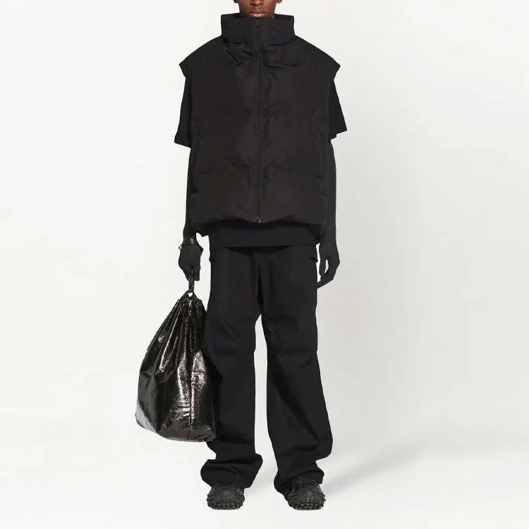 Balenciaga oc11z1125 Swing Puffer Gilet in Black Size US S / EU 44-46 / 1 - 3 Thumbnail