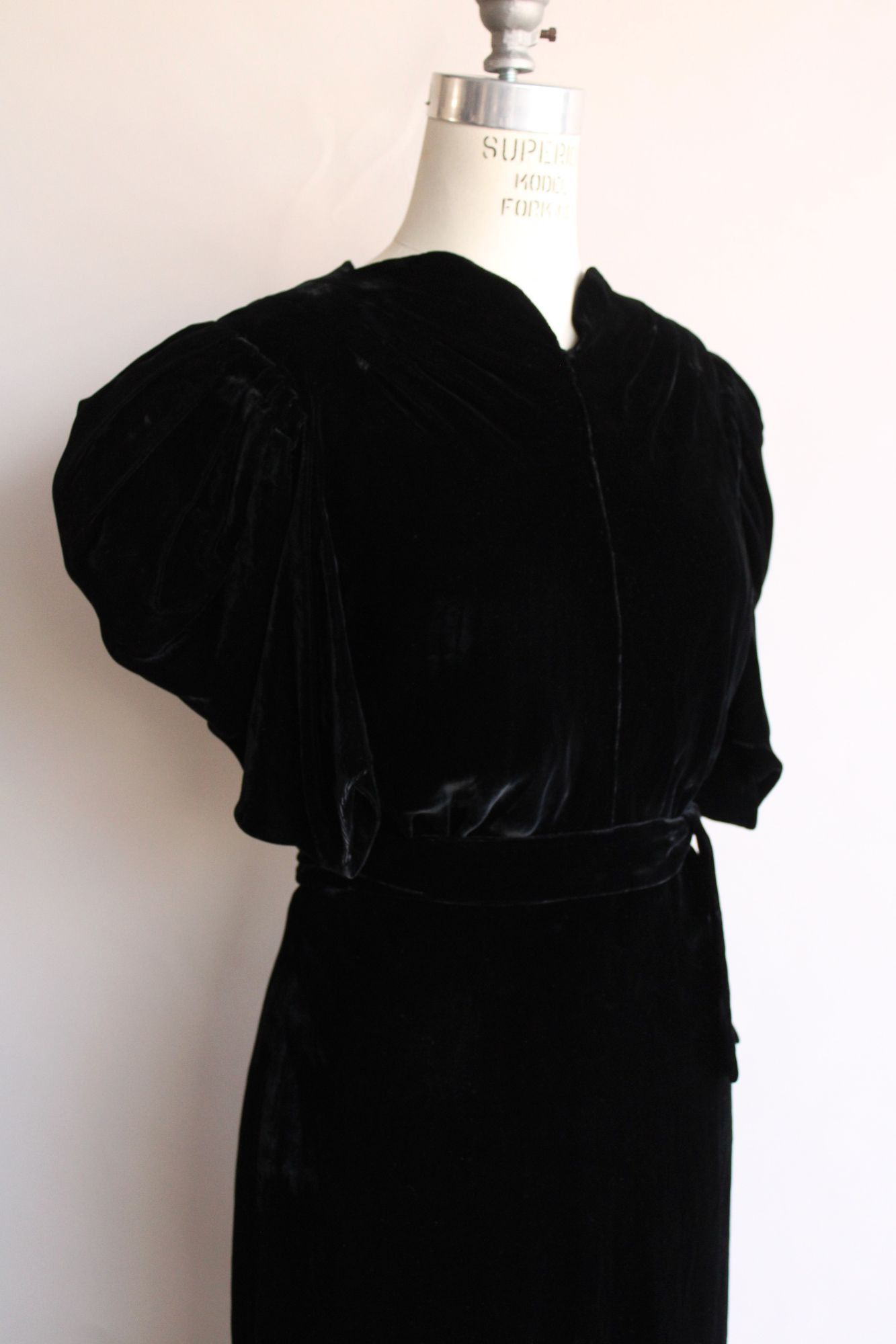 Vintage Vintage 1930s Dress, Kiviette Black Silk Velvet Rare Full Le Size M / US 6-8 / IT 42-44 - 12 Thumbnail