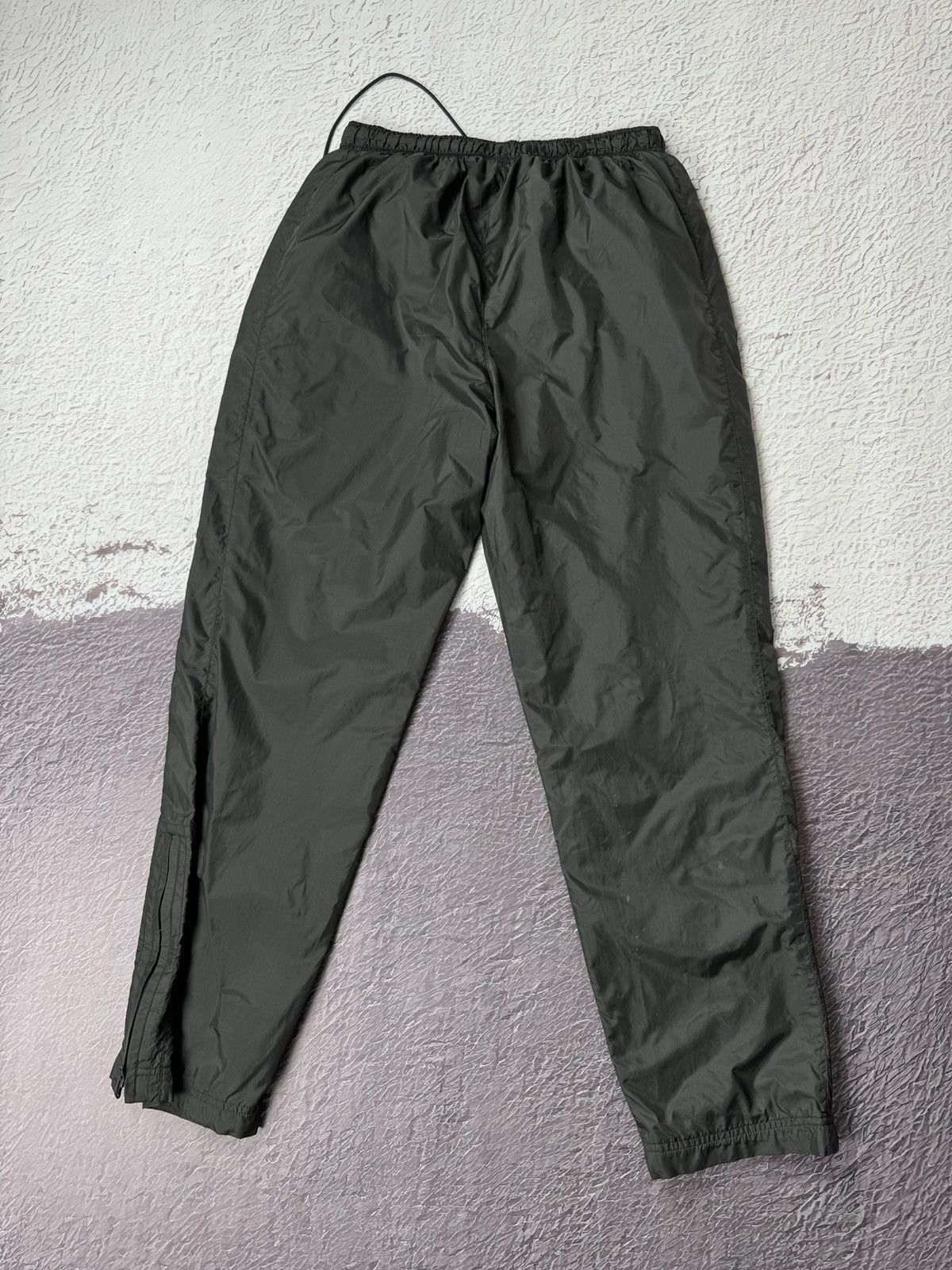 Nike Nike Vintage 90s black nylon shimmer logo swoosh track pants Size US 32 / EU 48 - 9 Thumbnail