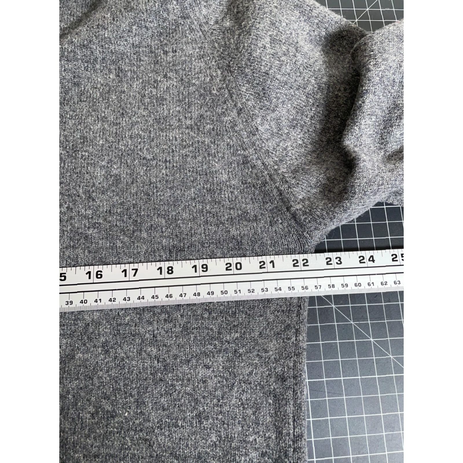 Vintage VINTAGE L.L. Bean Wool Sweater Adult Large Gray Men's Pullover 90s Casual Preppy Knit Size US L / EU 52-54 / 3 - 5 Thumbnail