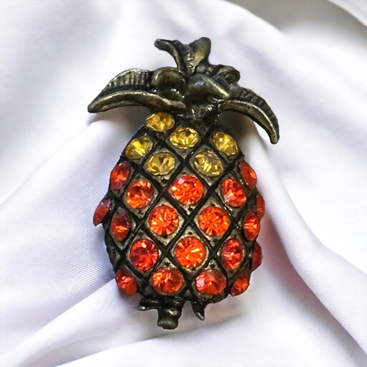Vintage Vintage rhinestone pineapple brooch Size ONE SIZE - 1 Thumbnail