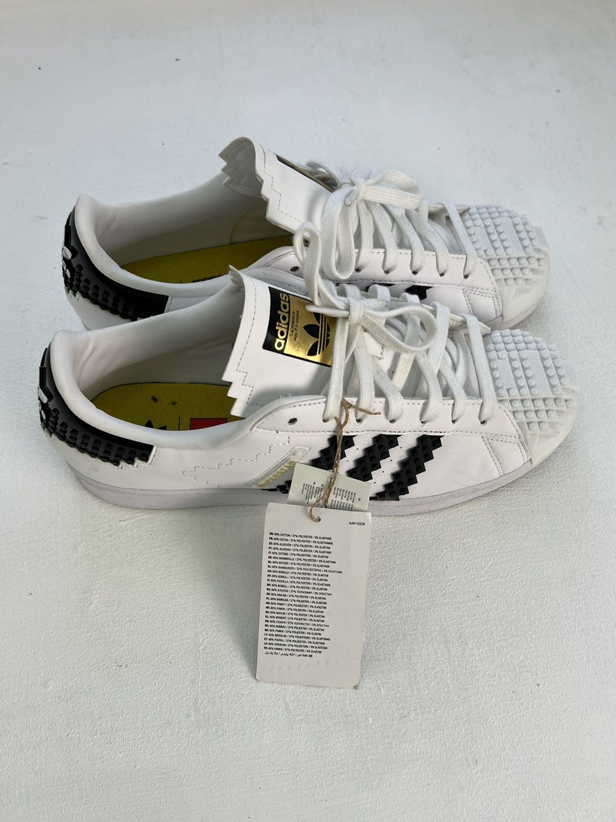 Adidas × LEGO Adidas Superstar Lego Size US 10 / EU 43 - 3 Thumbnail