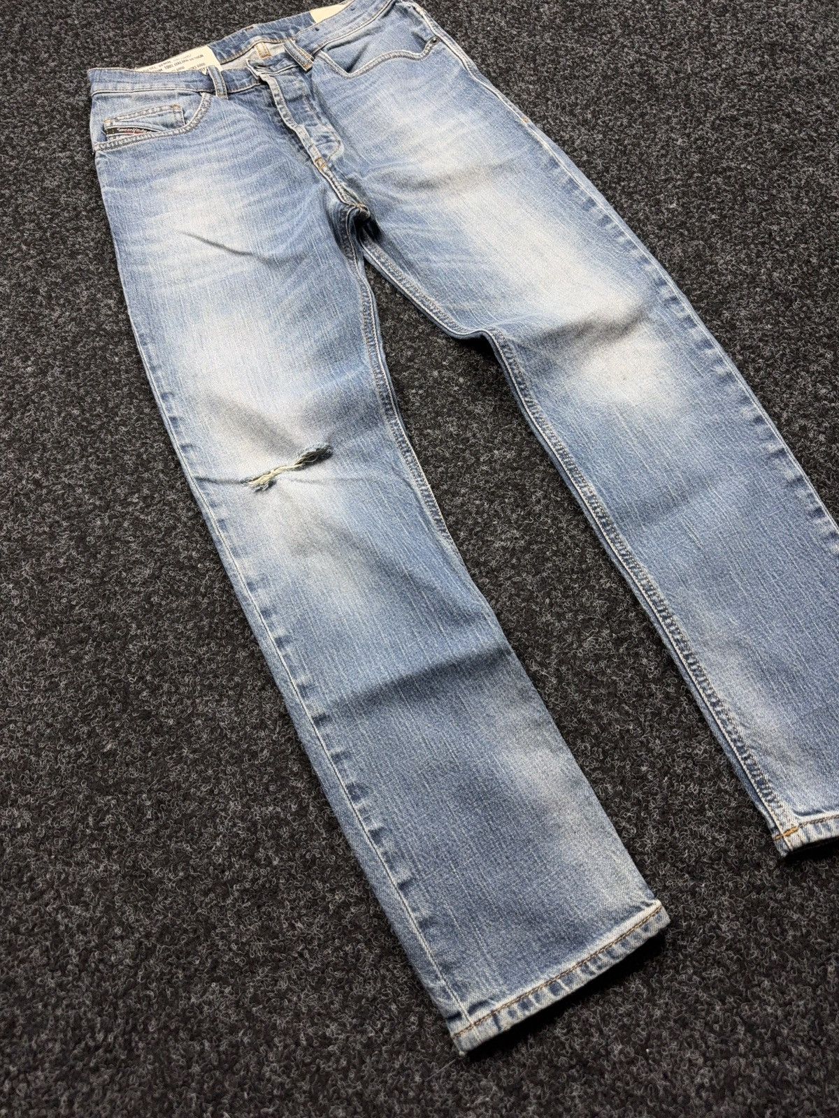 Diesel Luxury Diesel 00s D-Eetar Y2K Distressed Light Wash Jeans Size US 29 - 2 Thumbnail