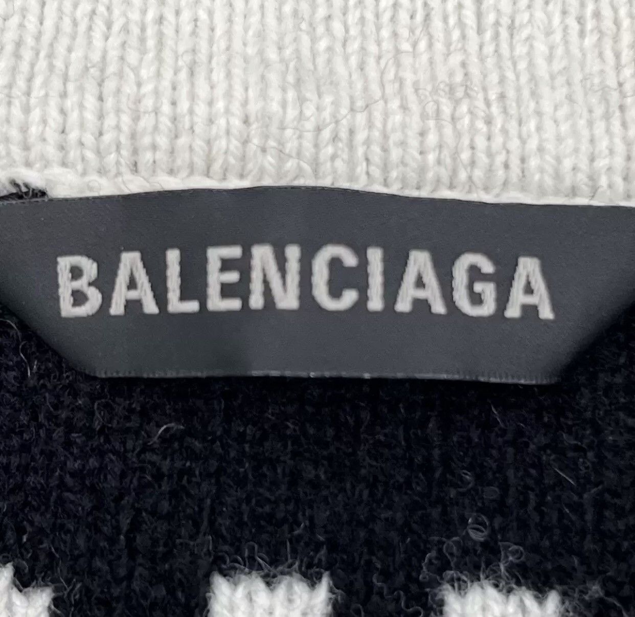 Balenciaga Balenciaga logo round neck long sleeved sweater Size US S / EU 44-46 / 1 - 6 Thumbnail