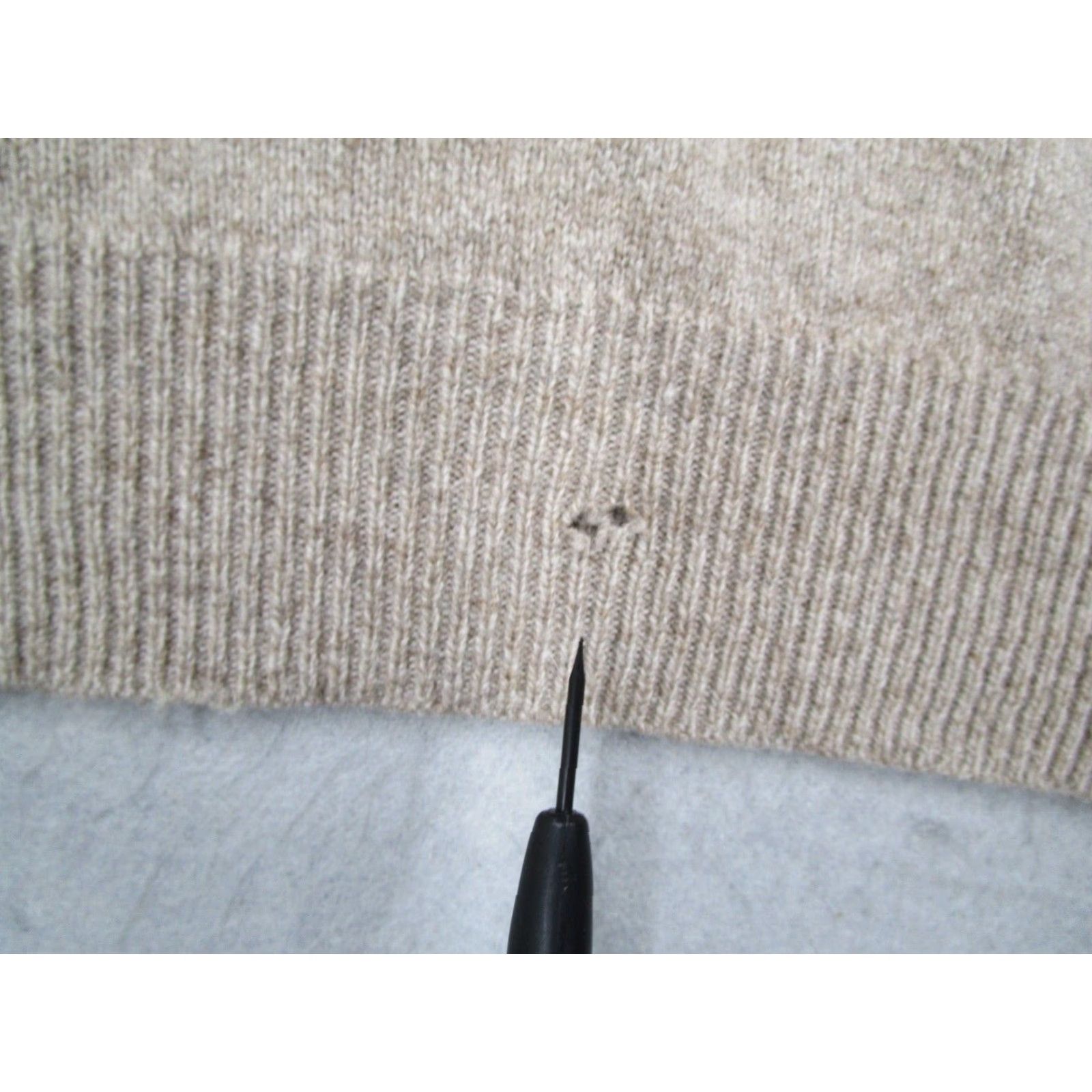 Marks & Spencer VINTAGE Marks and Spencer Sweater Men's Medium Beige Wool Pullover V-Neck Long Sleeve Casual Size US M / EU 48-50 / 2 - 5 Thumbnail