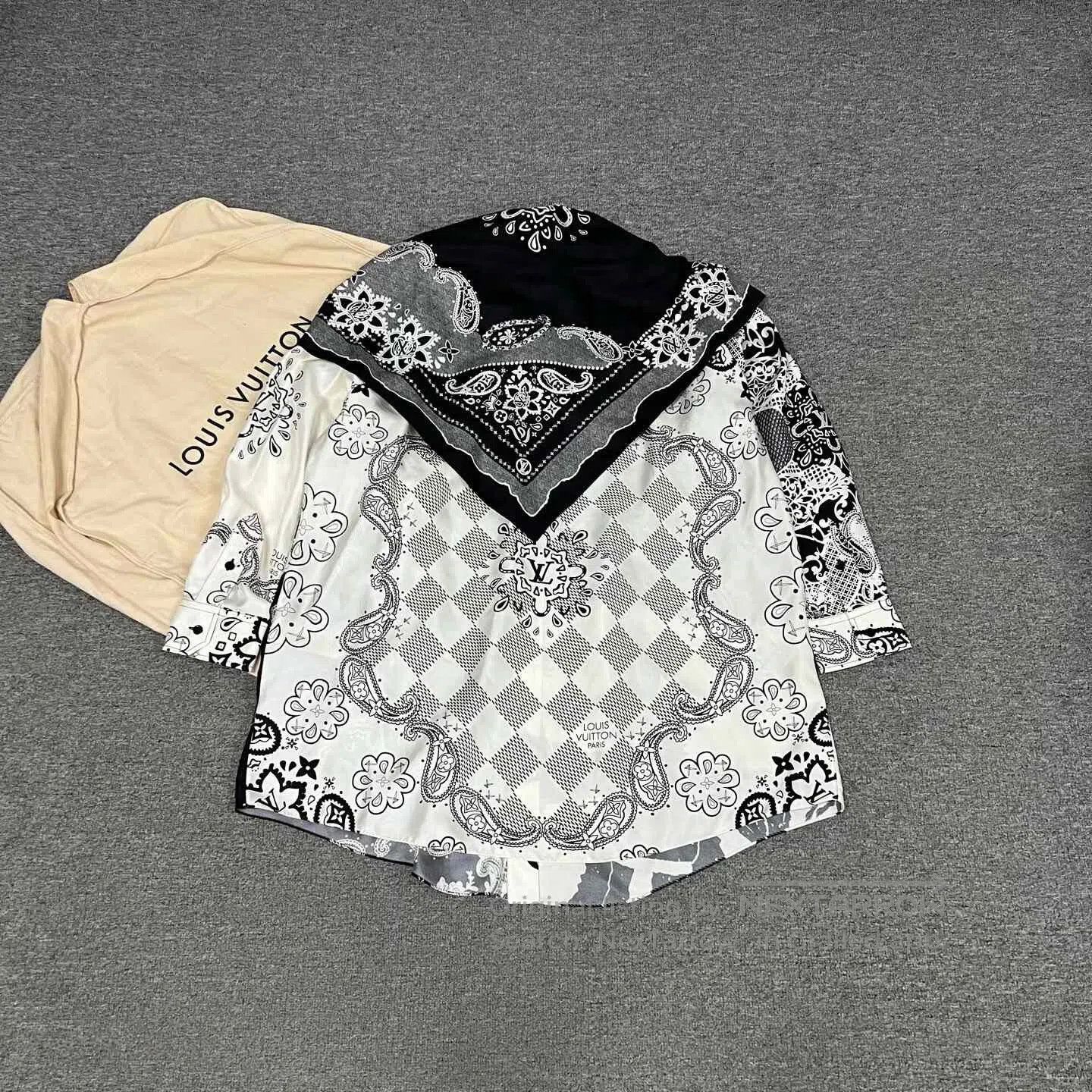 Louis Vuitton Louis Vuitton Black Logo Witch Print Shirt. Size M / US 6-8 / IT 42-44 - 2 Thumbnail
