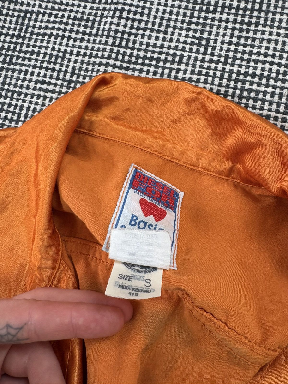 Diesel Diesel vintage orange satin shiny short sleeve jacket Size S / US 4 / IT 40 - 4 Thumbnail