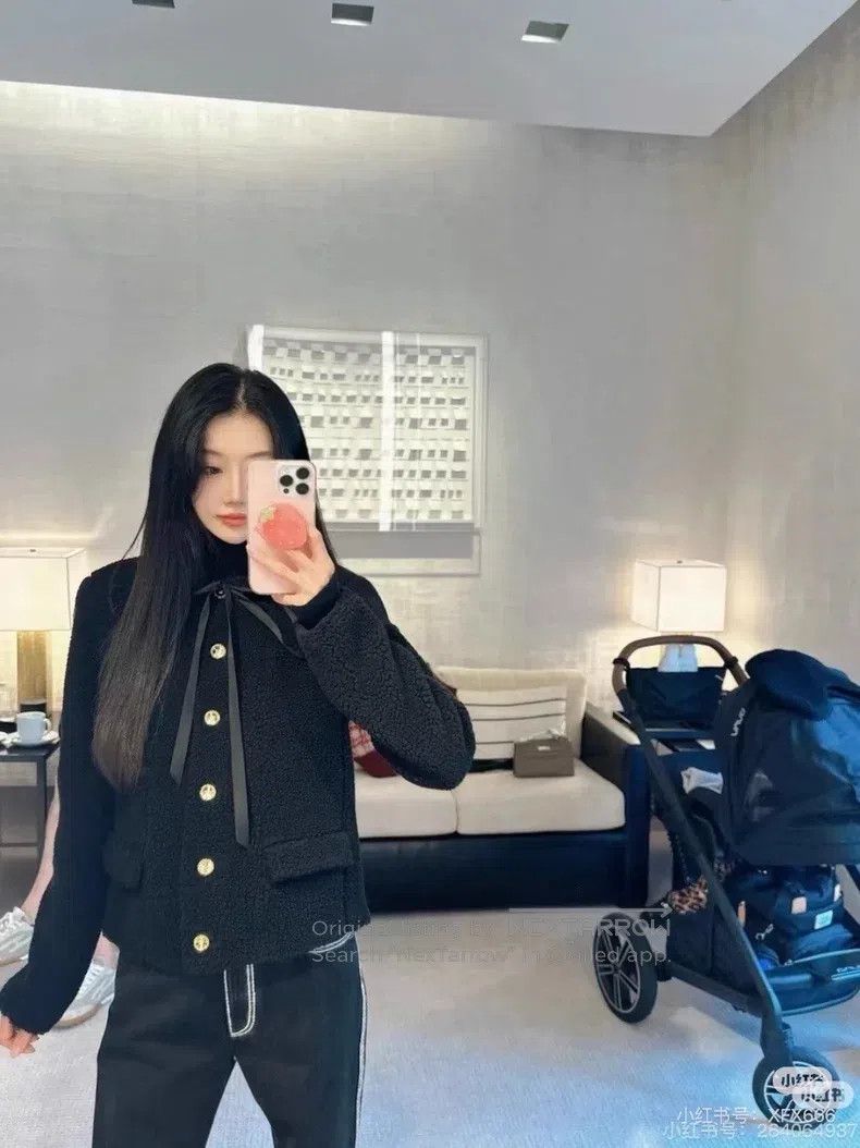 Chanel Chanel Black wool teddy bow gold buckle coat Size XS / US 0-2 / IT 36-38 - 6 Thumbnail