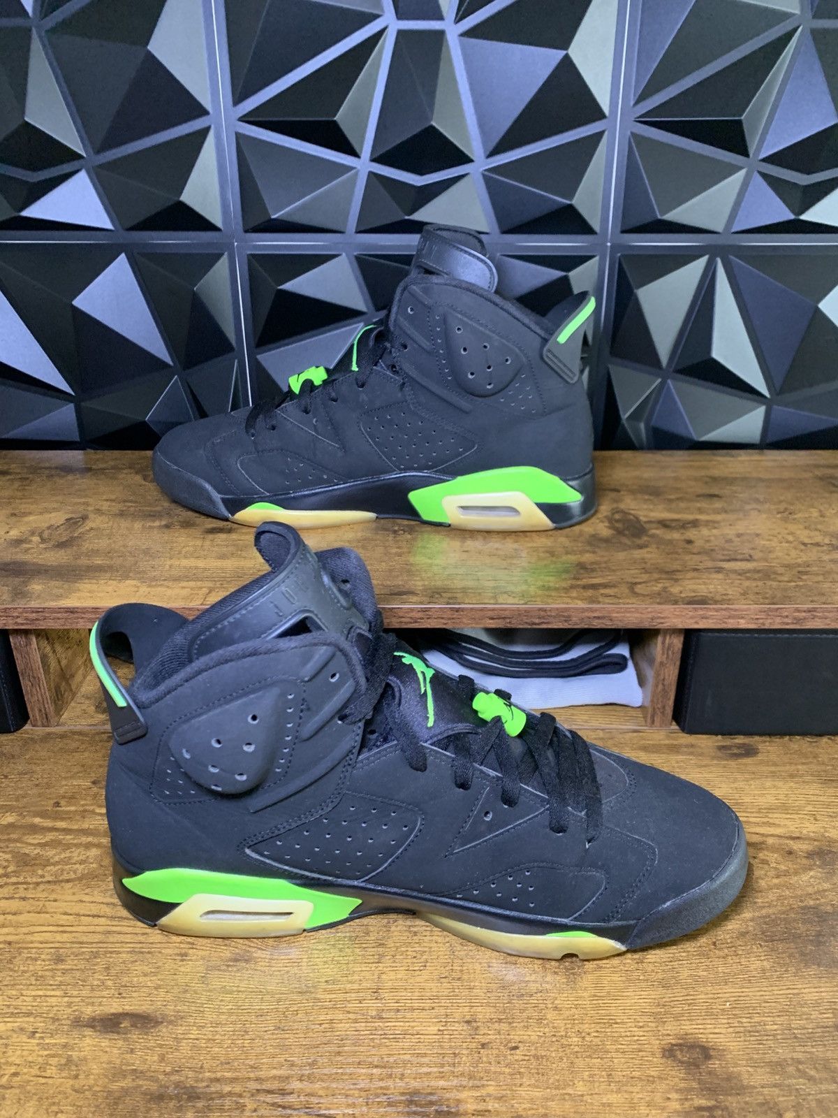 Jordan Brand Jordan 6 Electric Green Size 11.5 Mens No Box Size US 11.5 / EU 44-45 - 3 Thumbnail