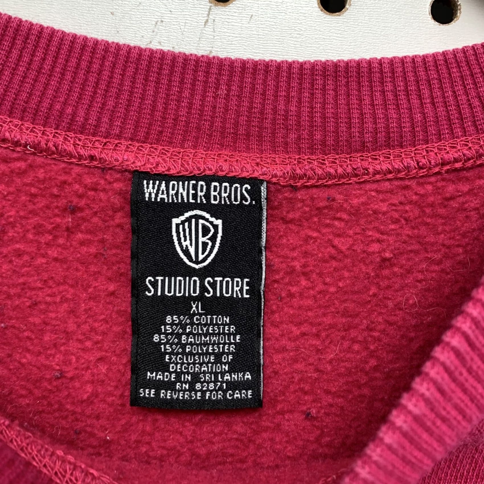Vintage VINTAGE Warner Bros Tweety Crewneck Sweatshirt Mens XL Pink Fleece Embroidered Size US XL / EU 56 / 4 - 5 Thumbnail