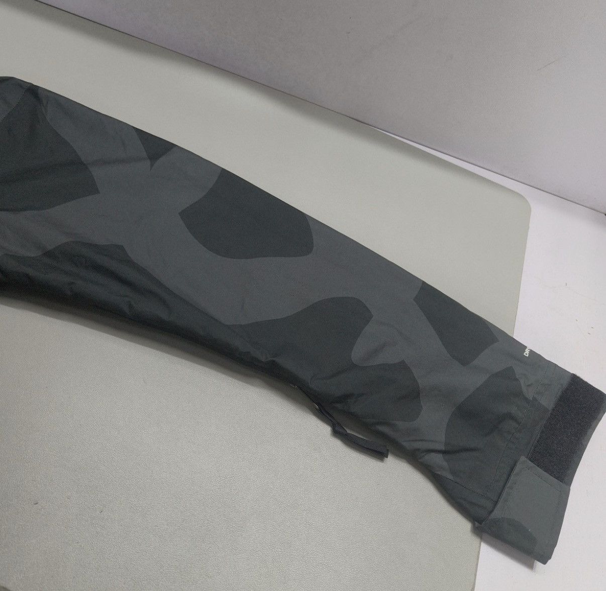 Supreme × The North Face The North Face x KAWS Retro 1986 Mountain Jacket Size US M / EU 48-50 / 2 - 11 Thumbnail
