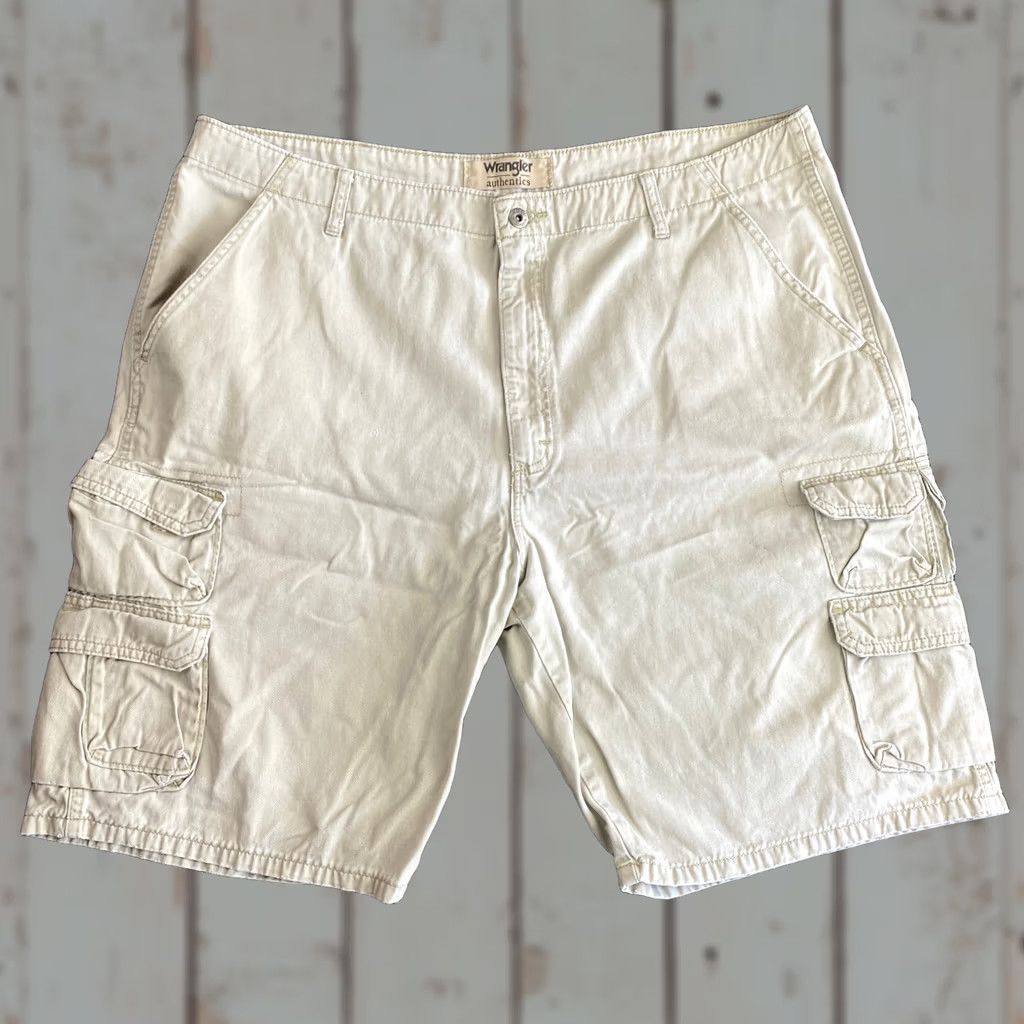 Wrangler VINTAGE Wrangler Authentics Cargo Shorts Mens 42 Beige Khaki Cargo Pocket 10in Inseam Regular Relaxed Cotton Button Front Western USA - Size US 42 / EU 58 - 1 Thumbnail