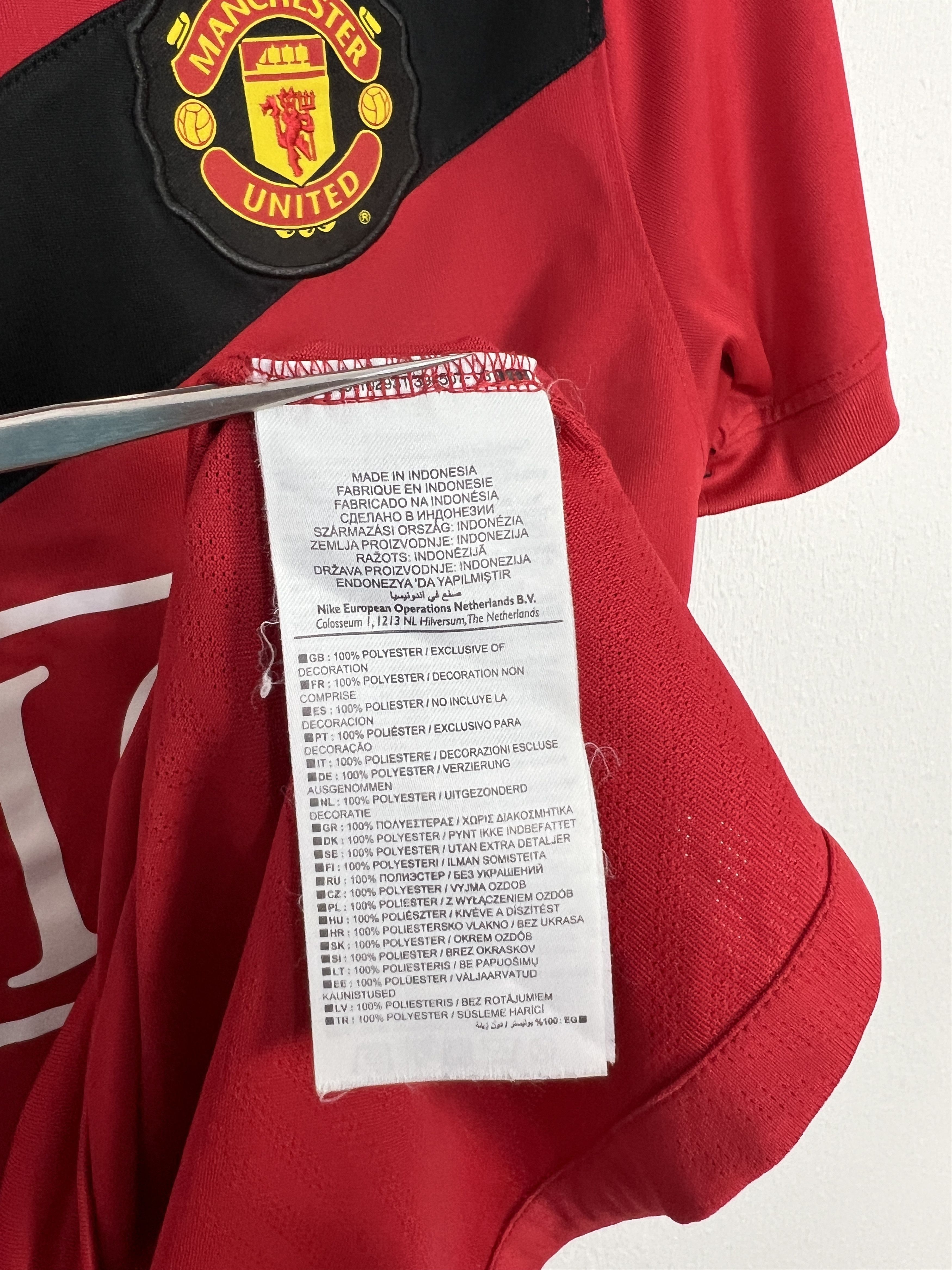 Nike Manchester United Home football shirt 2009 #11 Nike Size US M / EU 48-50 / 2 - 10 Thumbnail