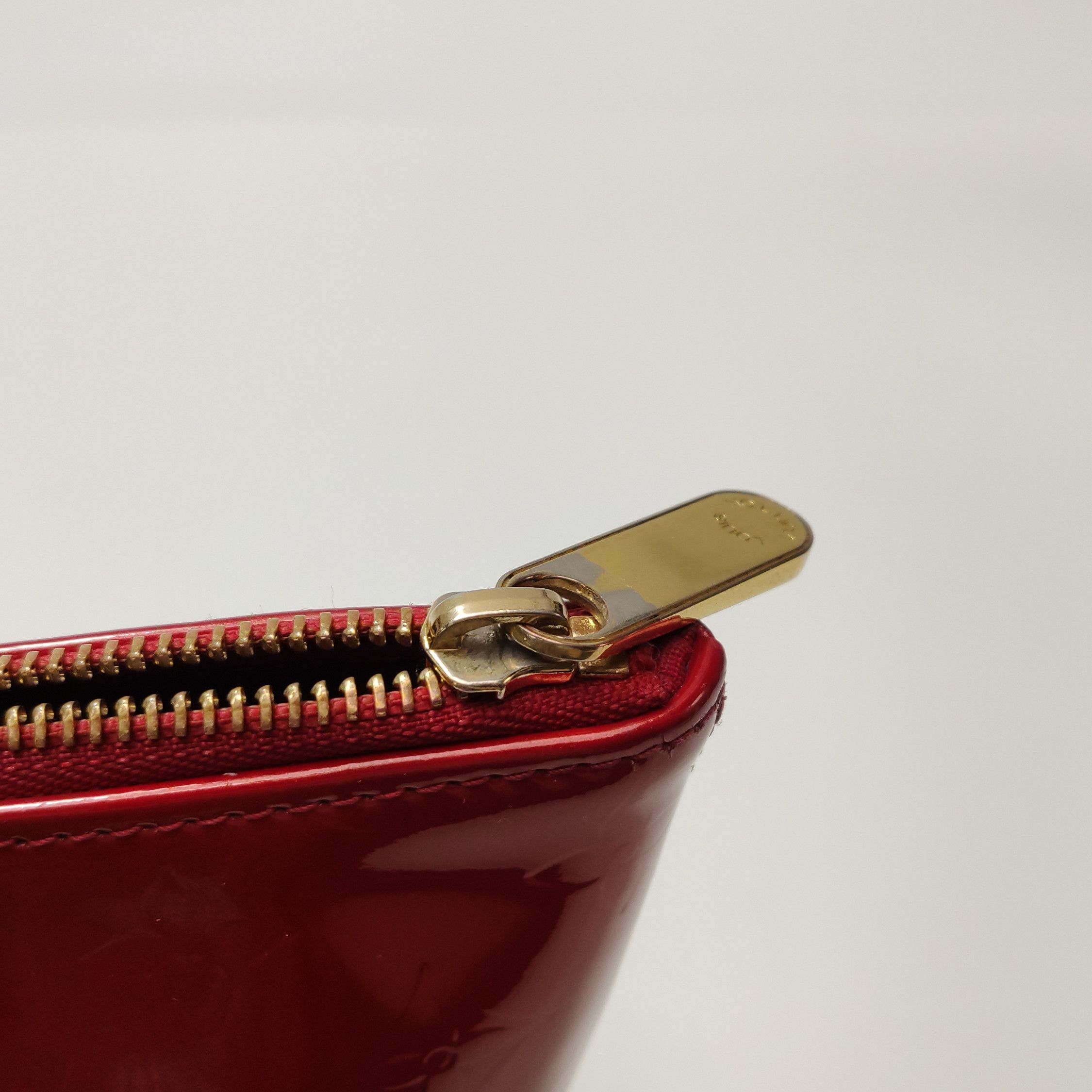 Louis Vuitton Louis Vuitton (LV) Bellevue patent leather vegetable tanned Size ONE SIZE - 2 Thumbnail