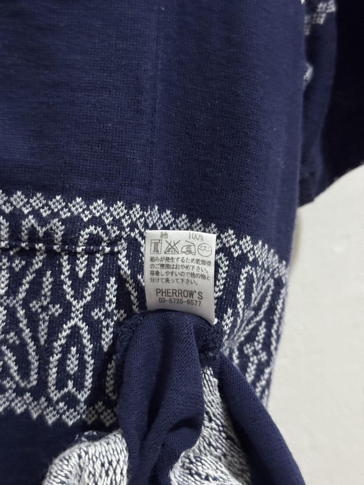 Pherrow's PHERROW’S VNECK POCKET PAISLEY TSHIRT Size US L / EU 52-54 / 3 - 7 Thumbnail