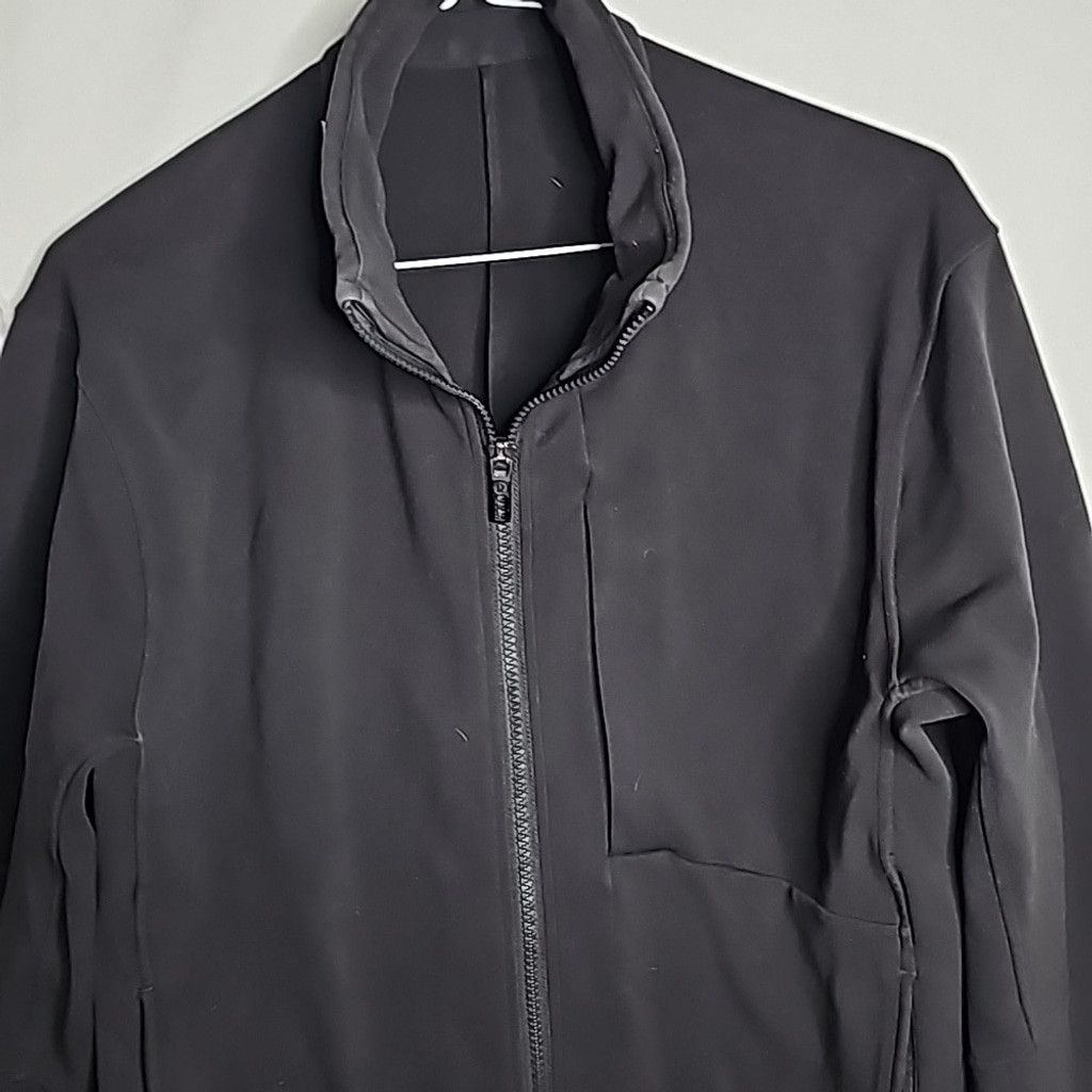 Lululemon Lululemon Mens warm high neck zip up jacket black sz Medium Size US M / EU 48-50 / 2 - 3 Thumbnail