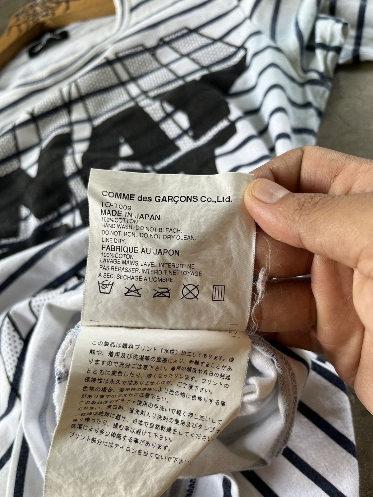 Comme des Garcons × Designer × Japanese Brand ⚡️Comme Des Garçons Stripe Spell Out Logo Long Sleeve 🇯🇵 Size S / US 4 / IT 40 - 9 Thumbnail