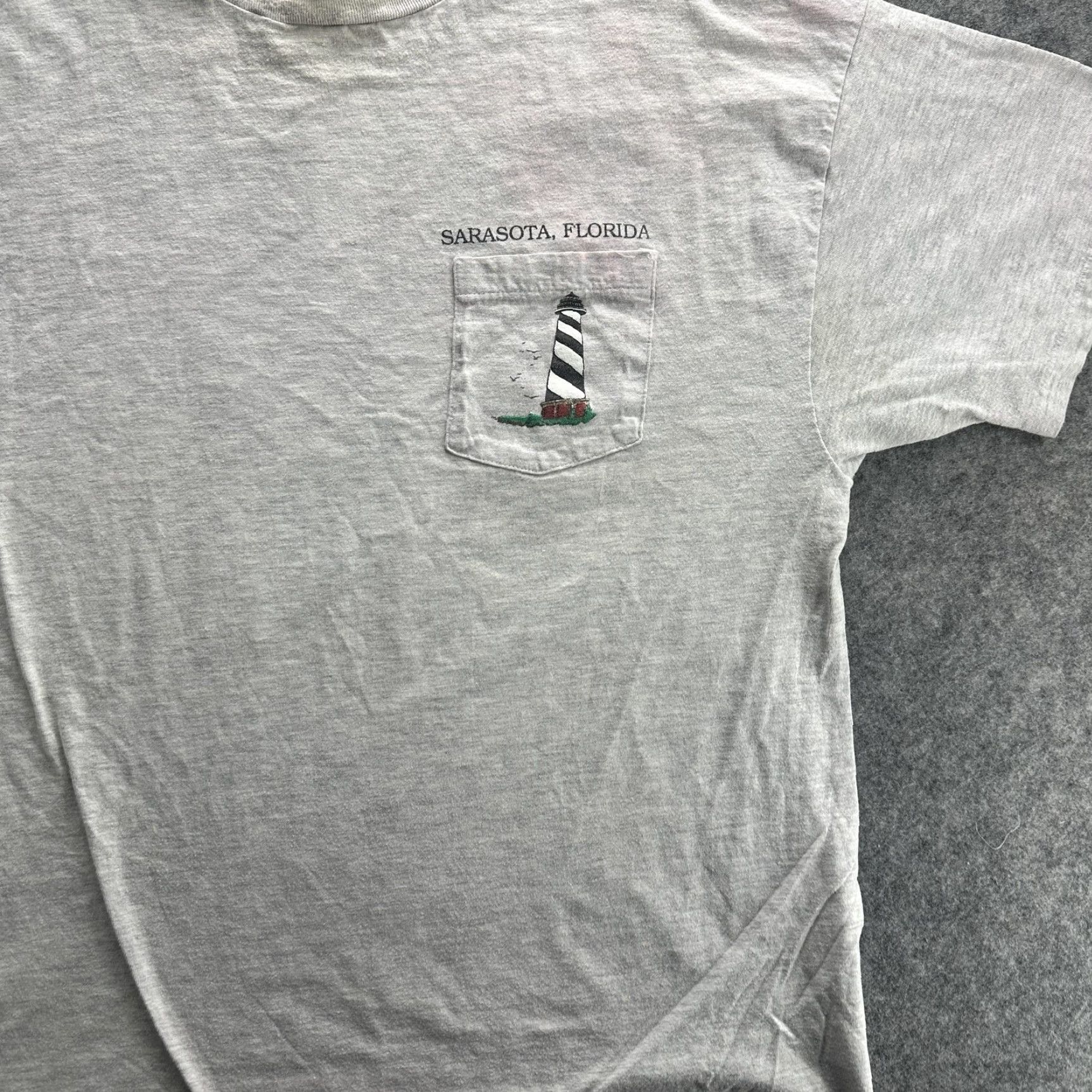 Hanes VINTAGE Sarasota Florida Lighthouse Shirt Mens XL Gray Hanes Pocket 90s Beach Map Mens XL Gray Nautical Travel 1990s Size US XL / EU 56 / 4 - 3 Thumbnail