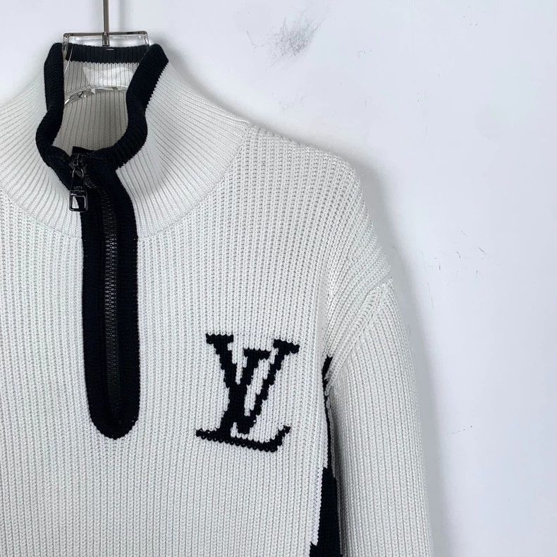 Louis Vuitton Louis Vuitton White logo embroidered semi-zippered cotton Size US S / EU 44-46 / 1 - 3 Thumbnail