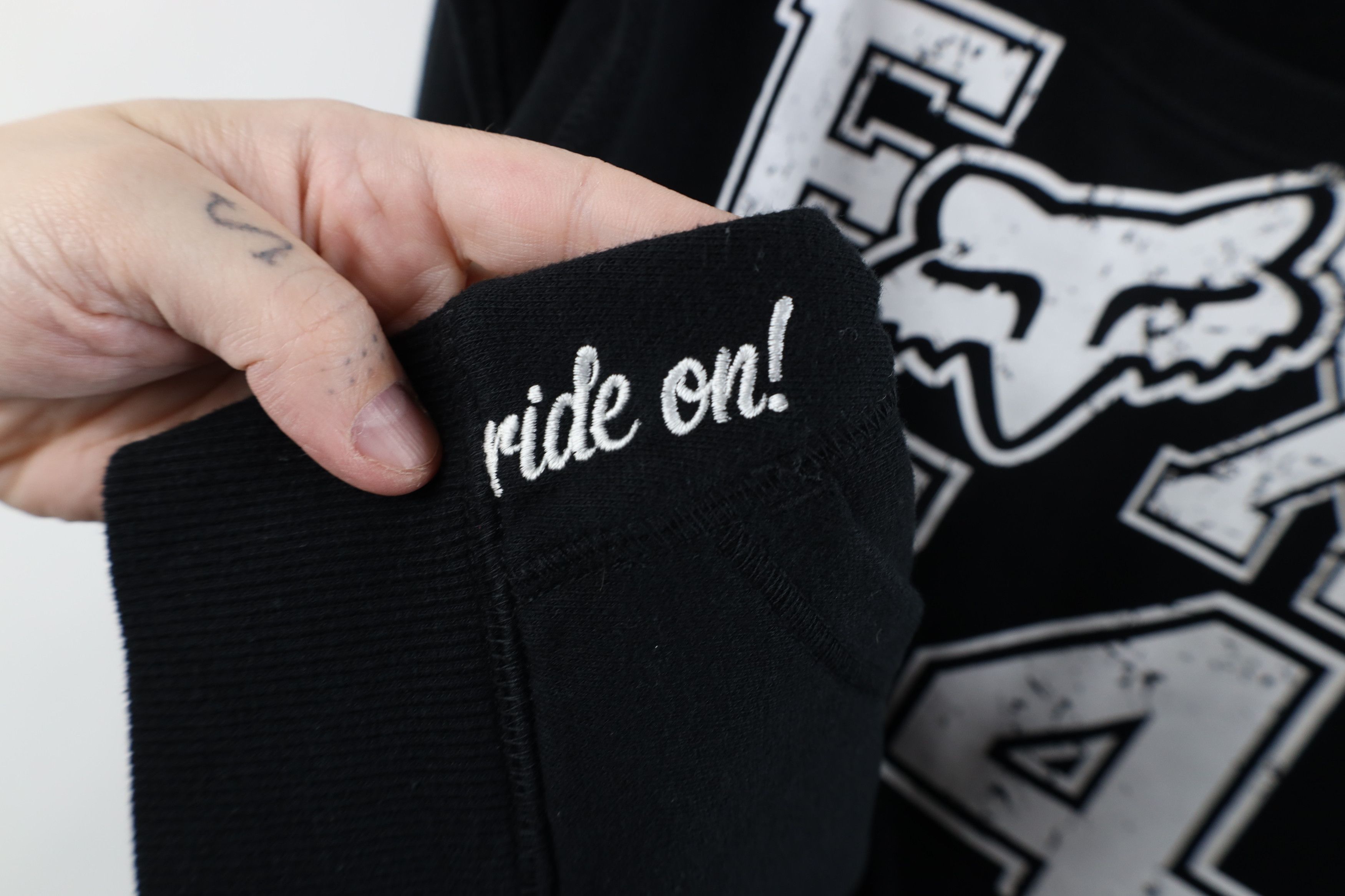 Fox Racing × Vintage Vintage Fox Racing Faded Spell Out Big Logo Sweatshirt Black Size S / US 4 / IT 40 - 5 Thumbnail