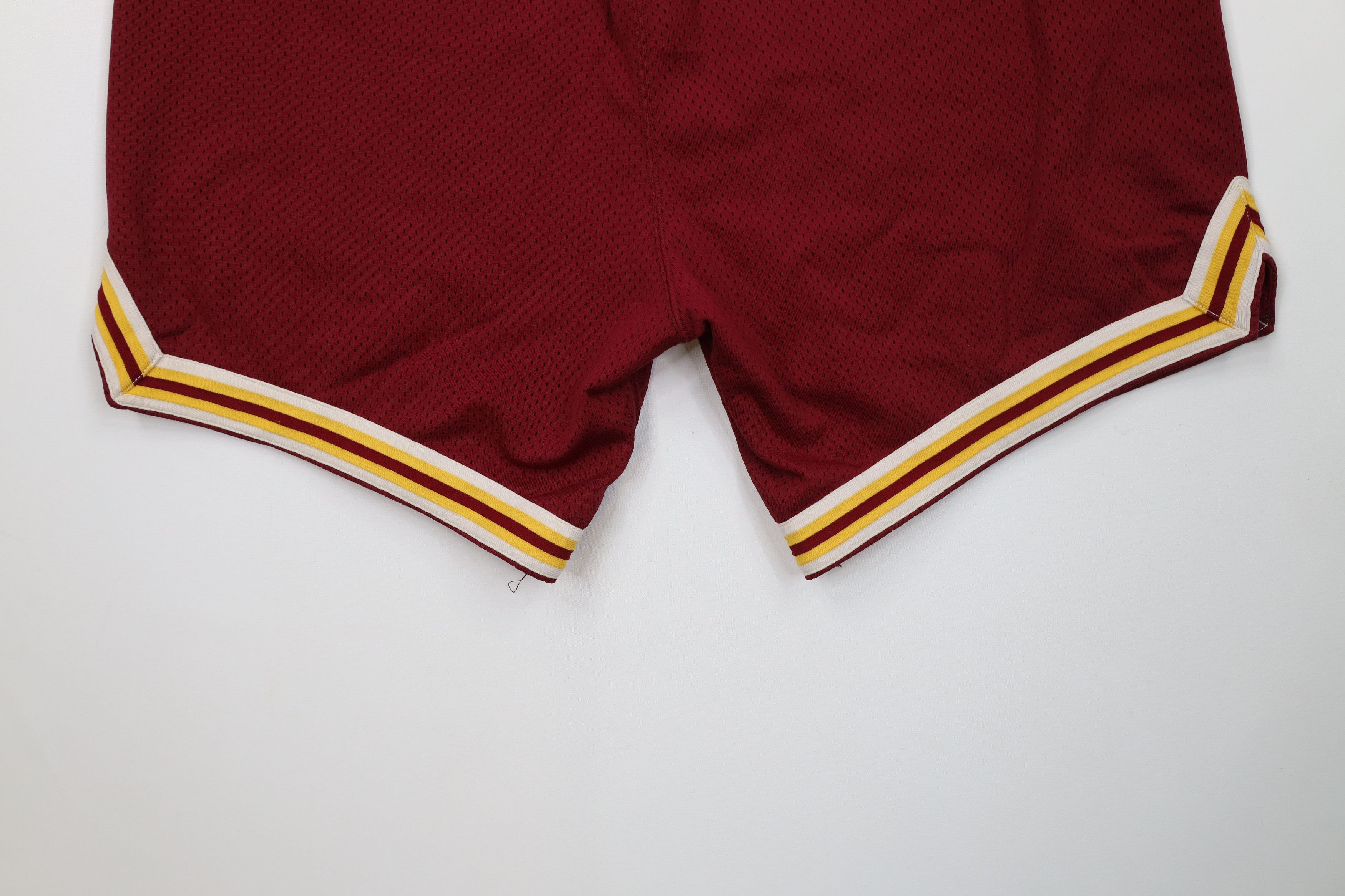 Vintage Vintage 70s 80s Streetwear Heavyweight Basketball Shorts USA Size US 36 / EU 52 - 13 Thumbnail