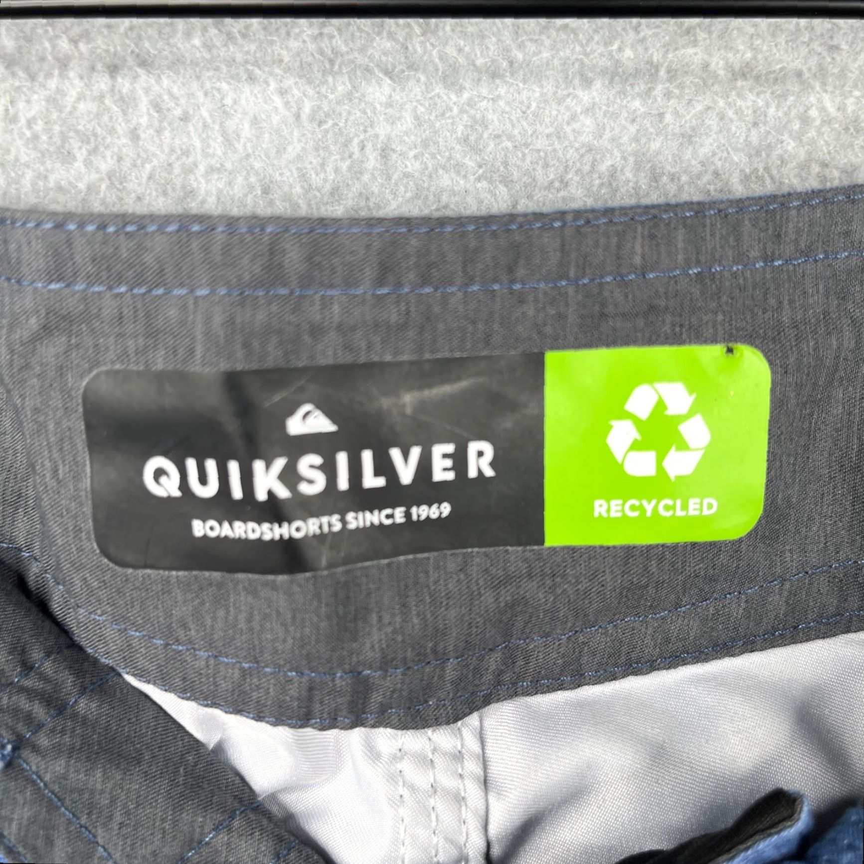 Quiksilver Quiksilver Swim Trunks Mens 36 Navy Blue Floral Board Shorts Bathing Suit Mens Size US 36 / EU 52 - 6 Thumbnail