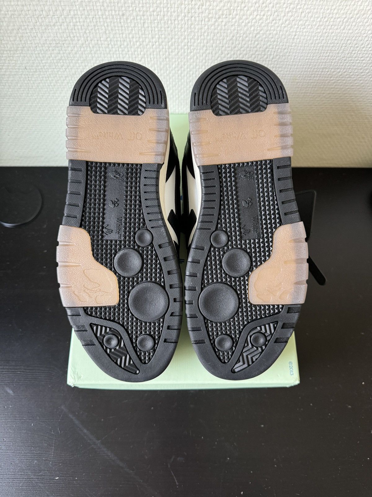 Off-White Off-White Out Of Office “OOO” Black/White Size US 8.5 / EU 41-42 - 5 Thumbnail