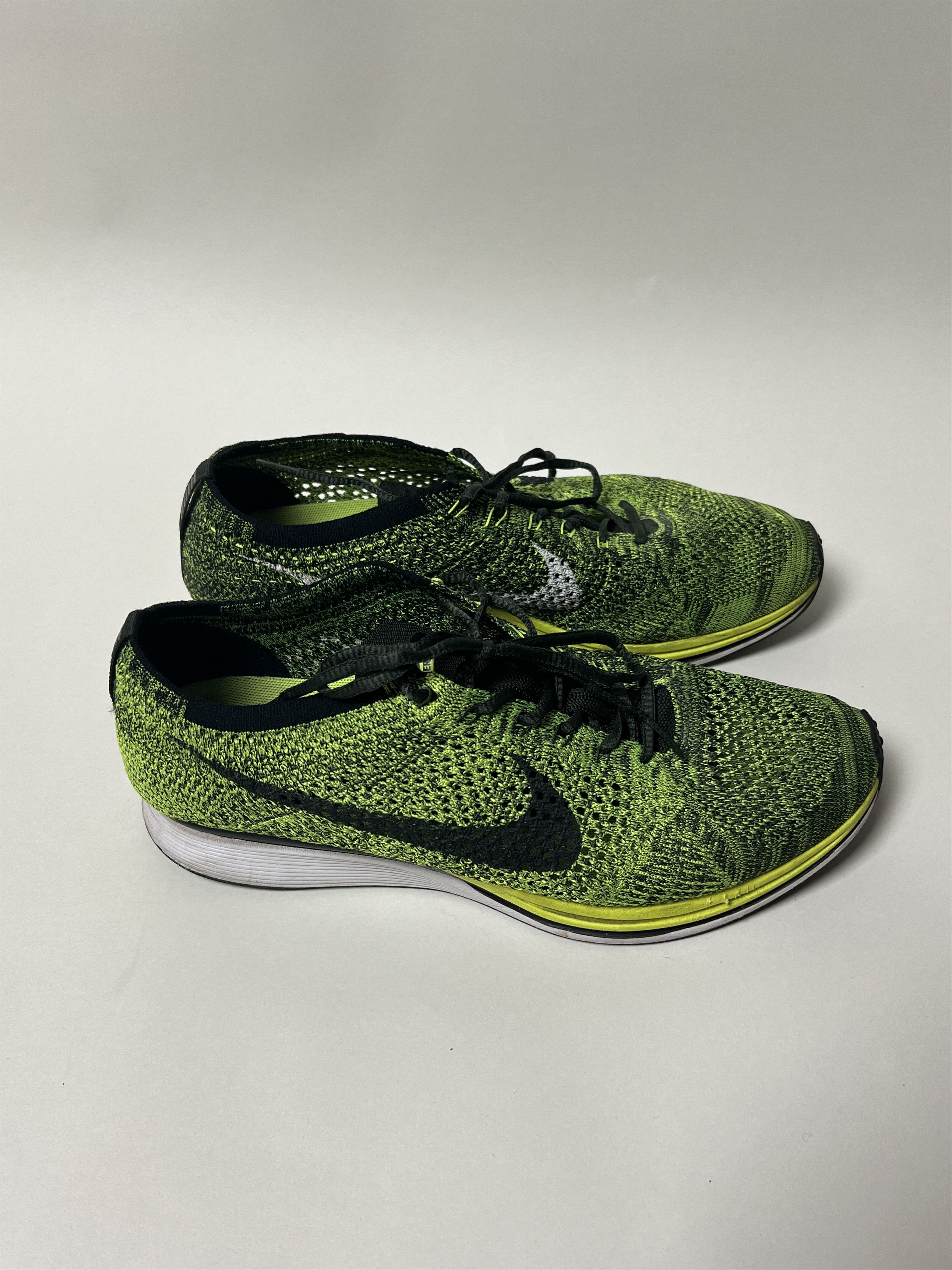Nike Flyknit Racer Volt Black Sequoia Green 2016 Size US 9.5 / EU 42-43 - 3 Thumbnail