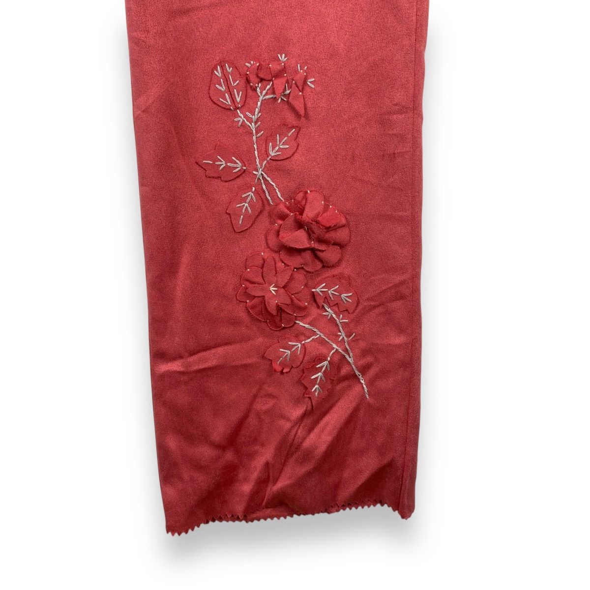 Bcbgmaxazria BCBG MAX AZRIA COLLECTION Women’s Floral Appliqué Detail Red Size 30" / US 8 / IT 44 - 4 Thumbnail