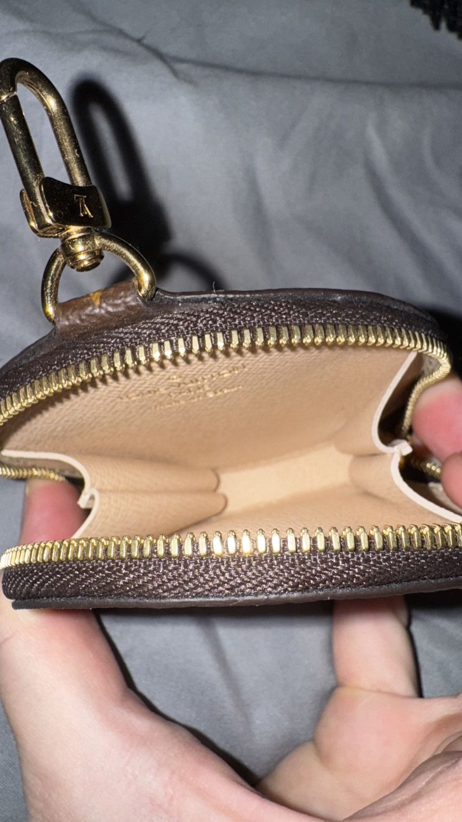 Louis Vuitton Louis Vuitton Coin Pouch Size ONE SIZE - 4 Thumbnail