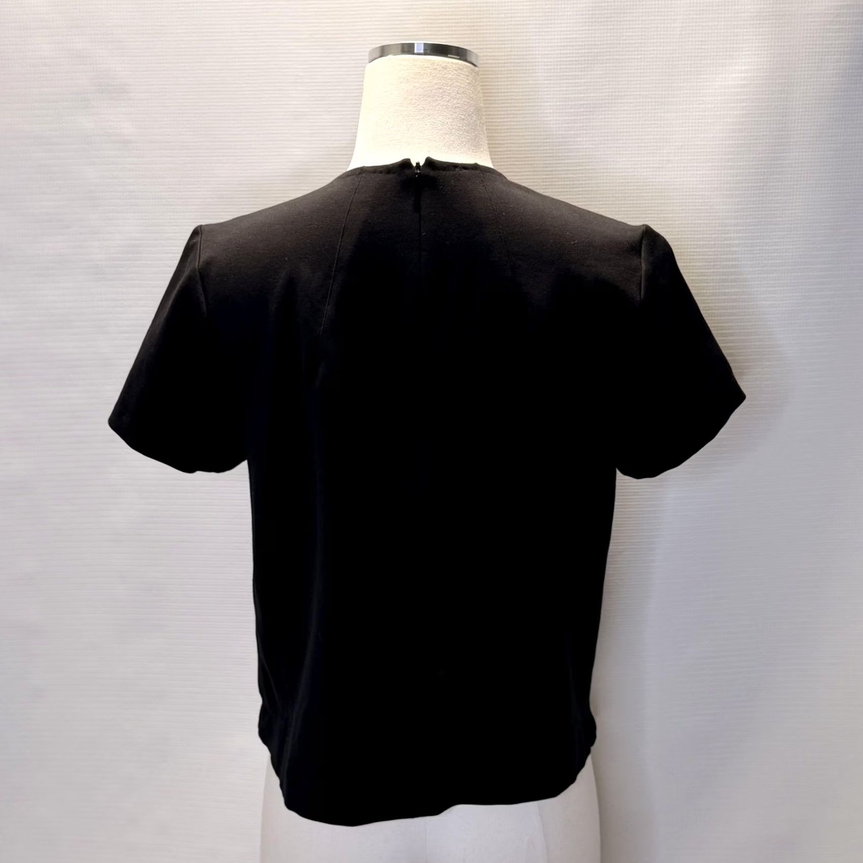 Spanx Spanx Blouse Womens Medium Black Short Sleeve Crew Neck Back Zip Knit Top Size M / US 6-8 / IT 42-44 - 4 Thumbnail