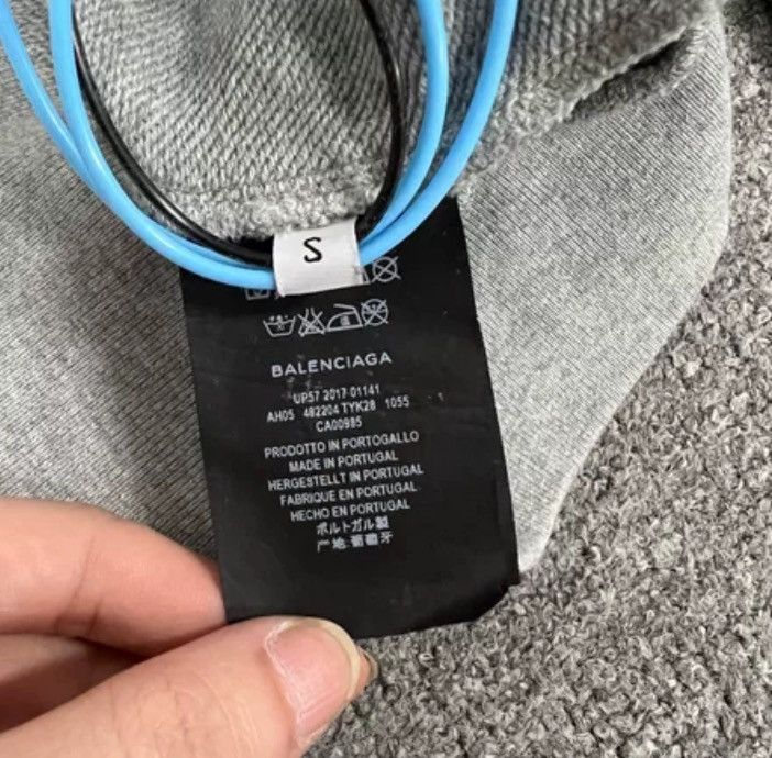 Balenciaga Balenciaga Gradient Logo Hoodie2412-Nextarrow Size US S / EU 44-46 / 1 - 7 Thumbnail
