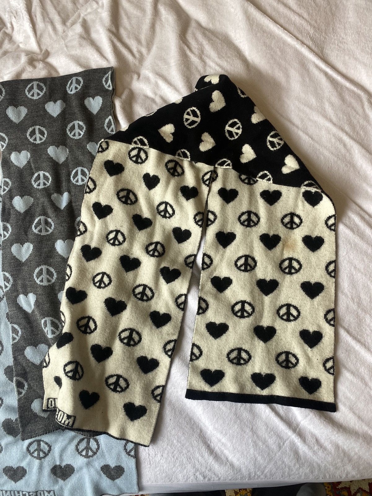 Moschino Wool/cashmere peace and love monogram scarf Size ONE SIZE - 3 Thumbnail