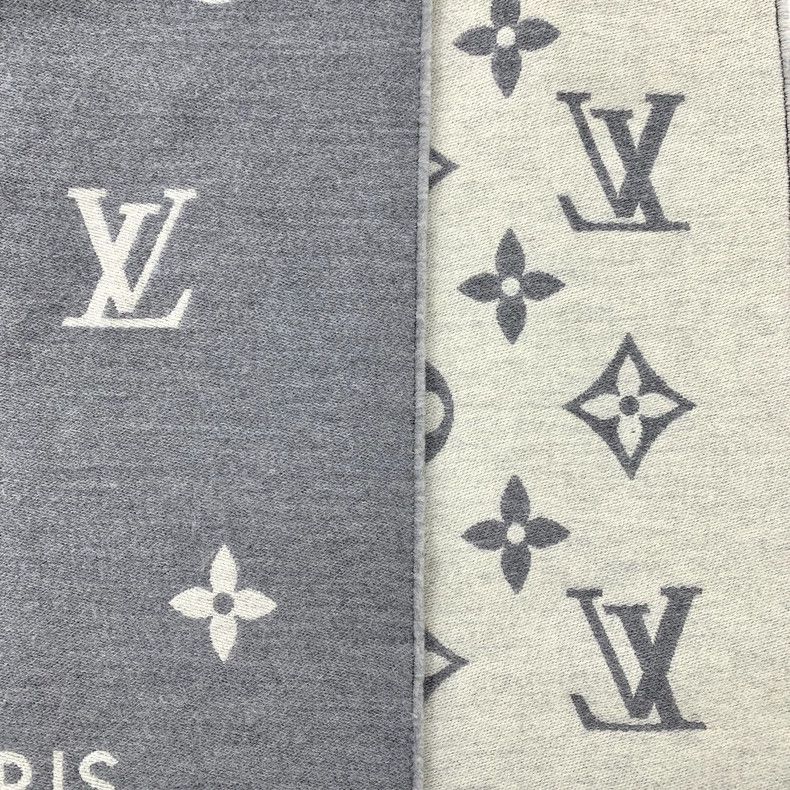 Louis Vuitton Louis Vuitton Grey presbyopic wool fringed scarf Size ONE SIZE - 5 Thumbnail
