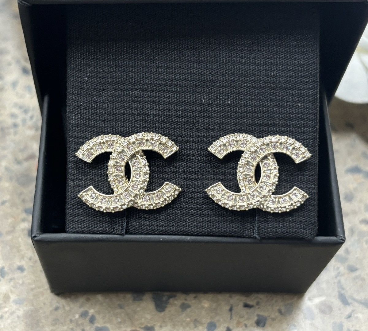 Chanel Chanel Logo Earrings Size ONE SIZE - 4 Thumbnail